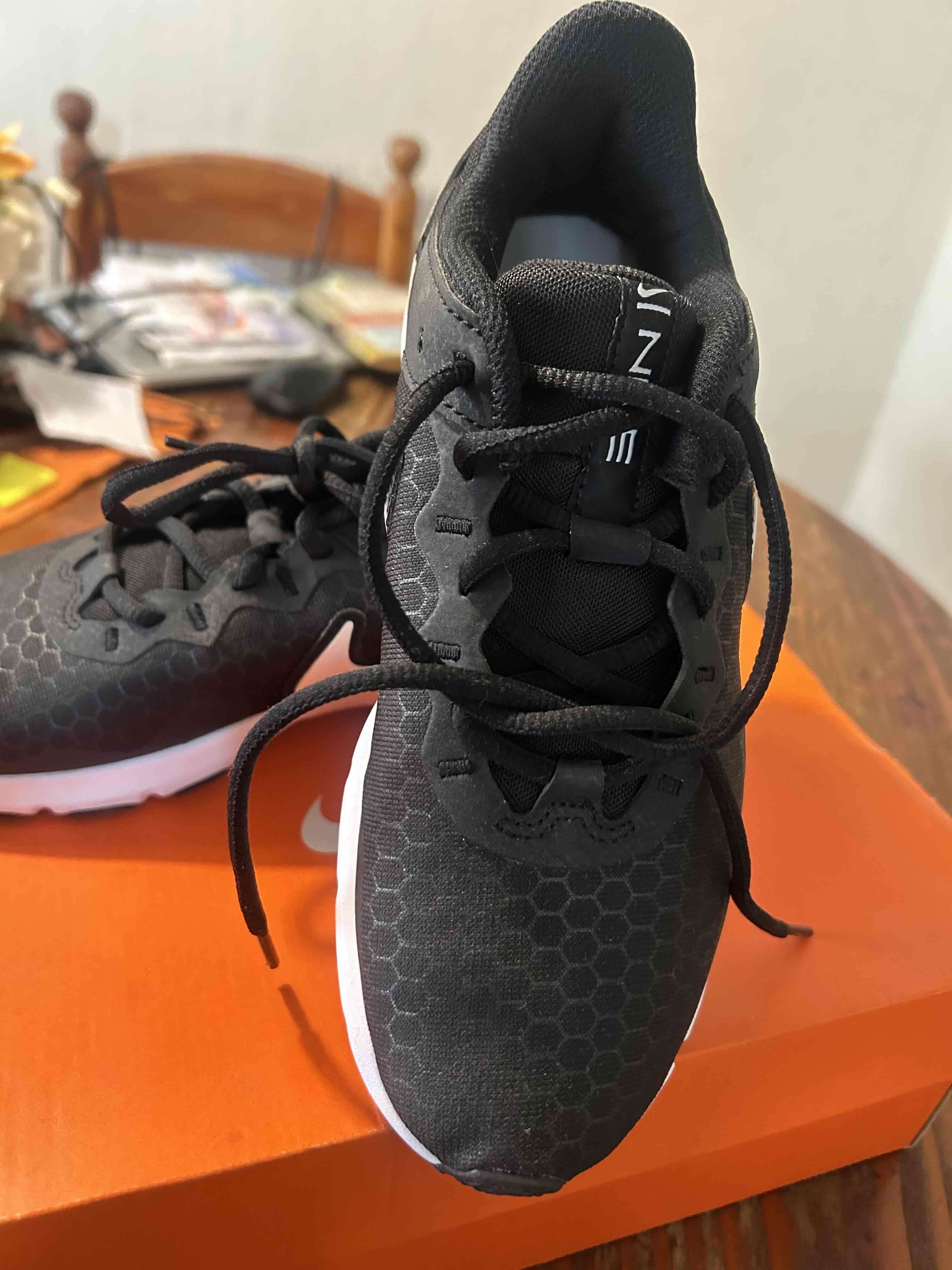 Zapatillas Nike negras nuevas - miniatura 1