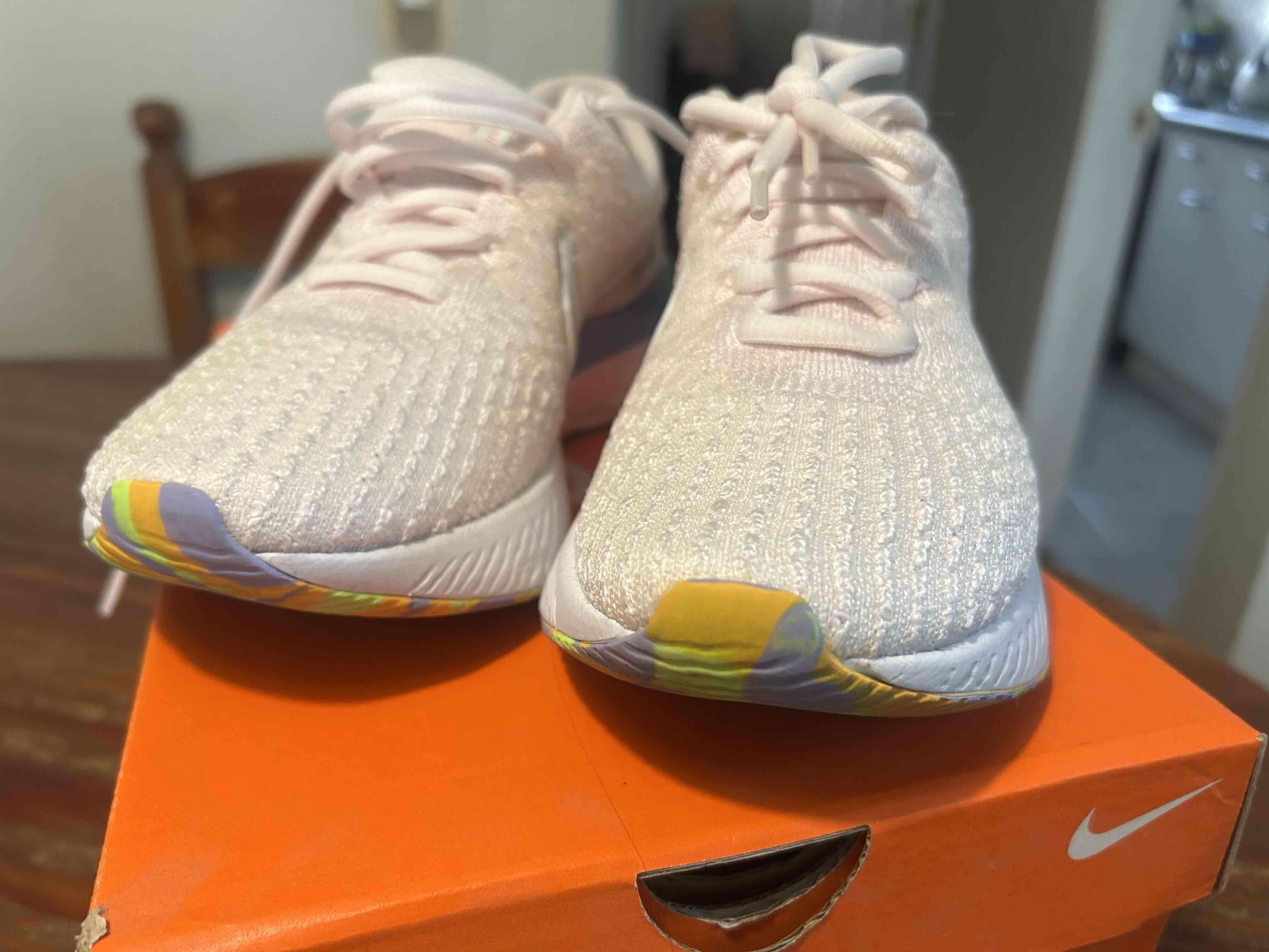 Zapatillas deportivas rosa  Nike - miniatura 2