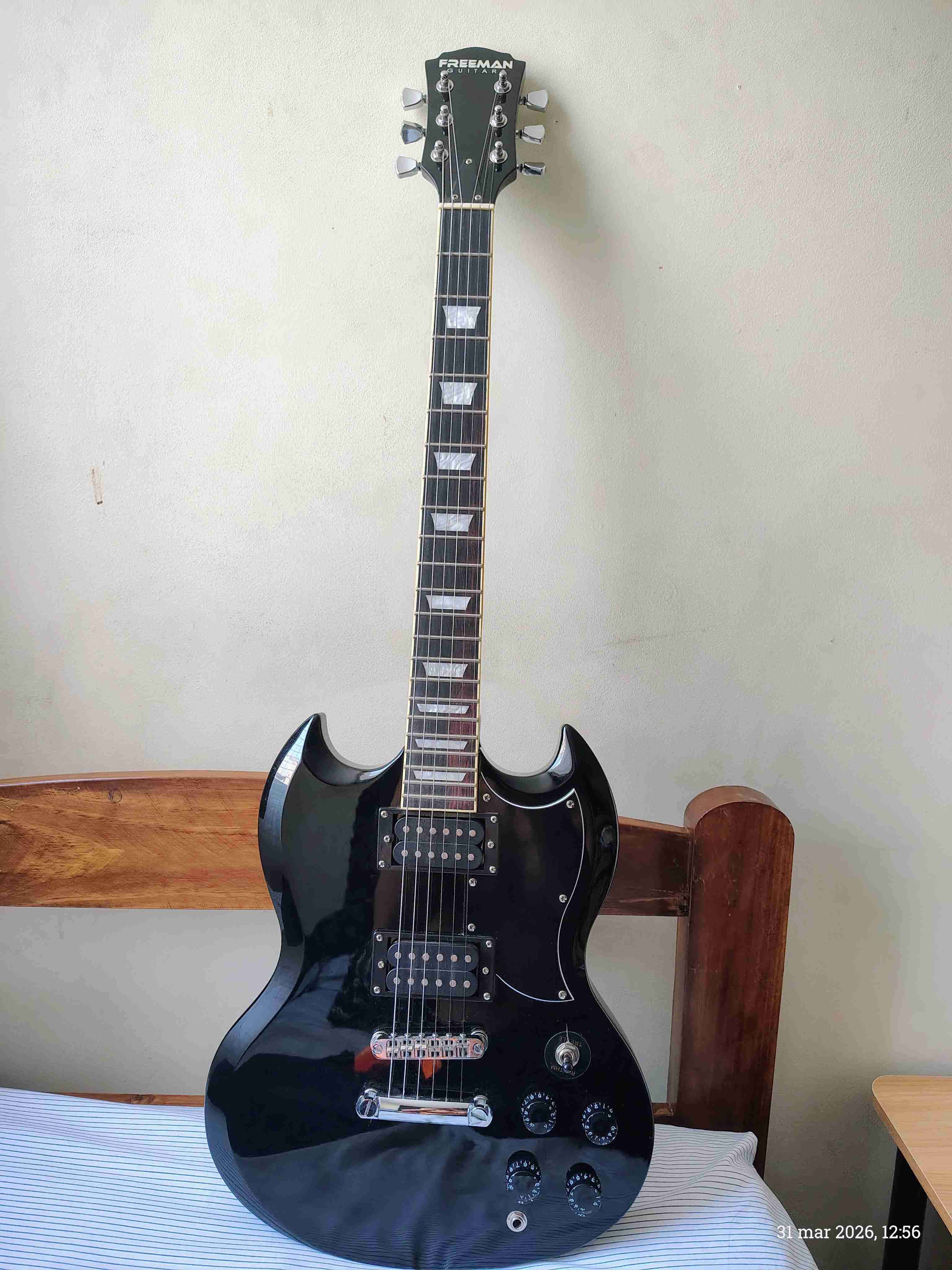 Guitarra eléctrica freeman - miniatura 5