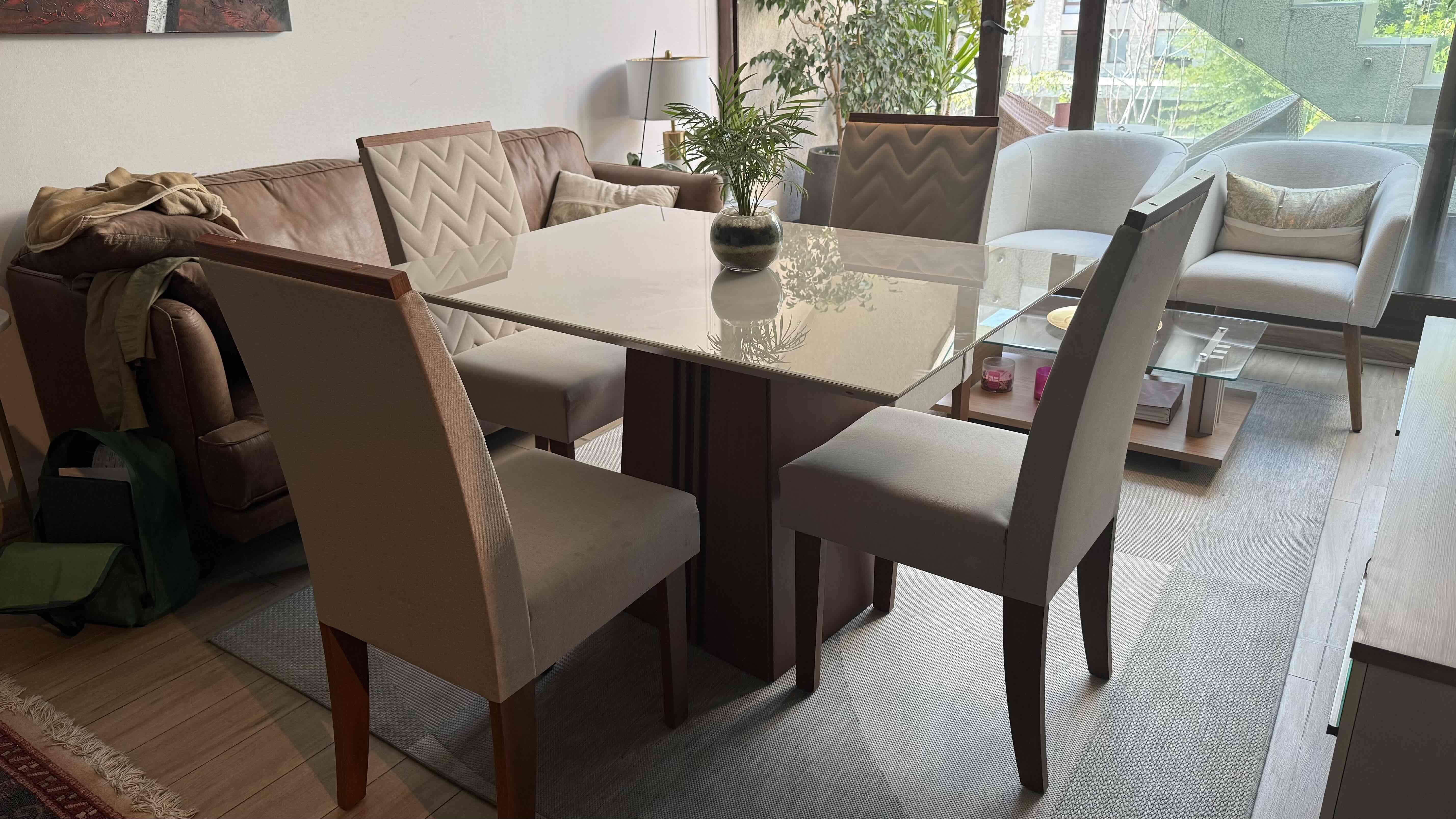 Juego de comedor moderno