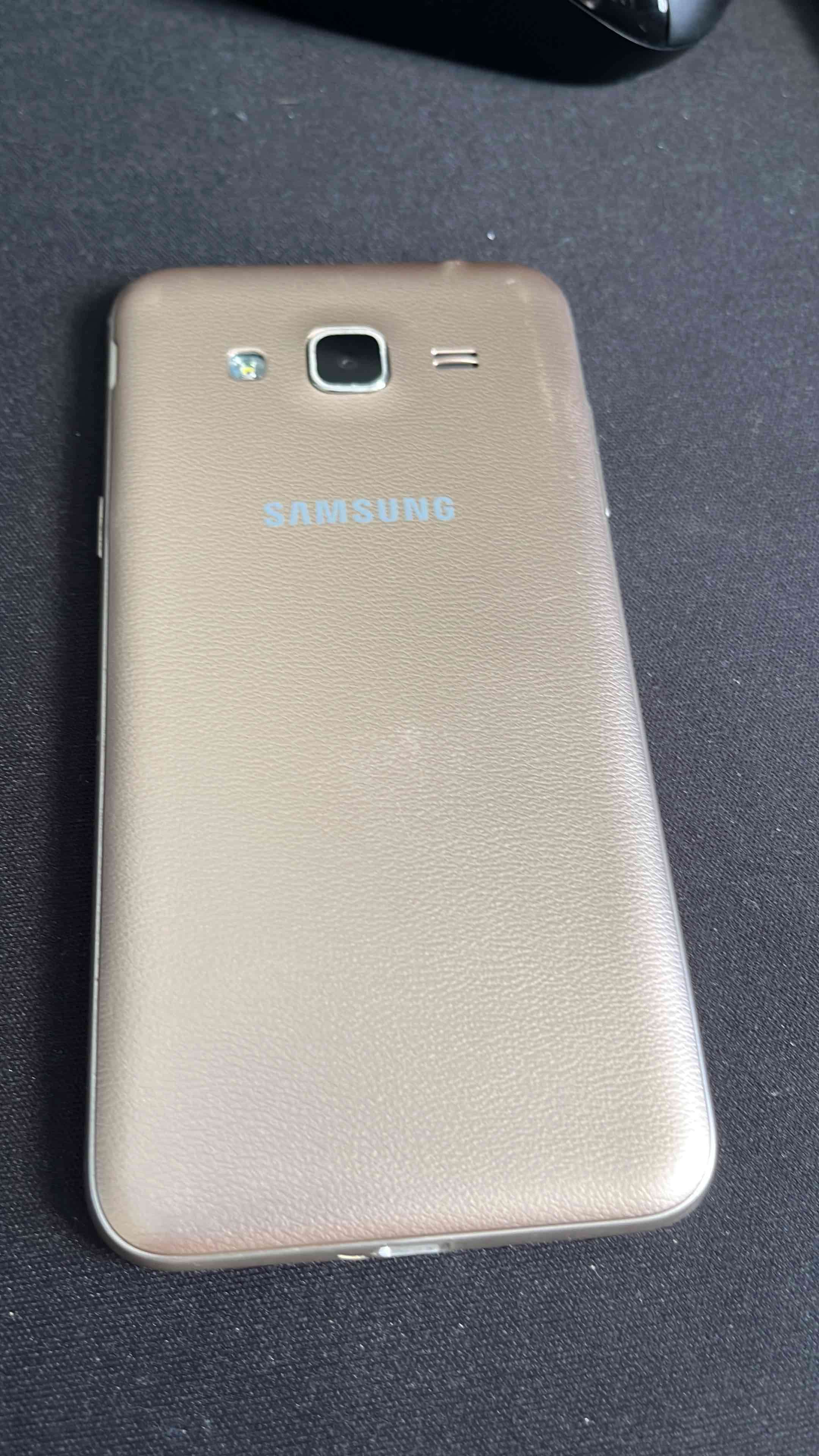 Samsung Galaxy J3 dorado - 2