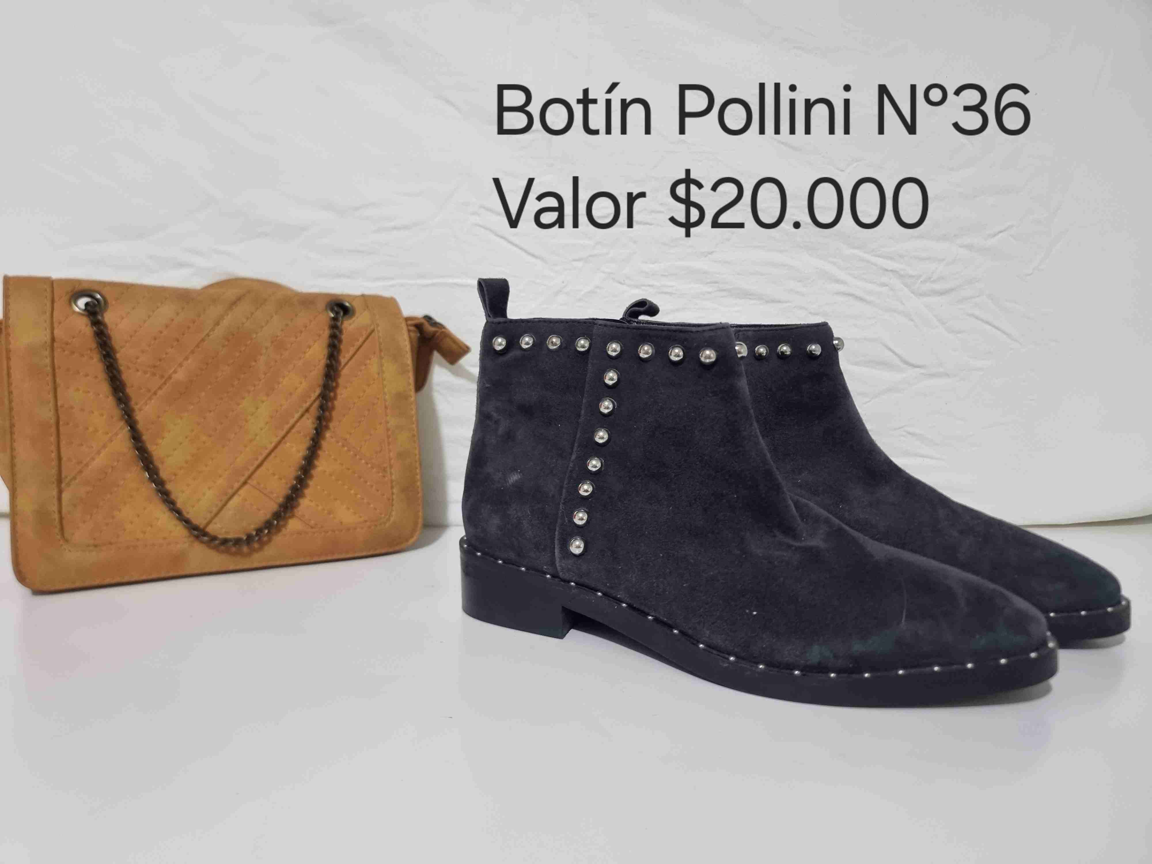 Botín Pollini negro con tachas