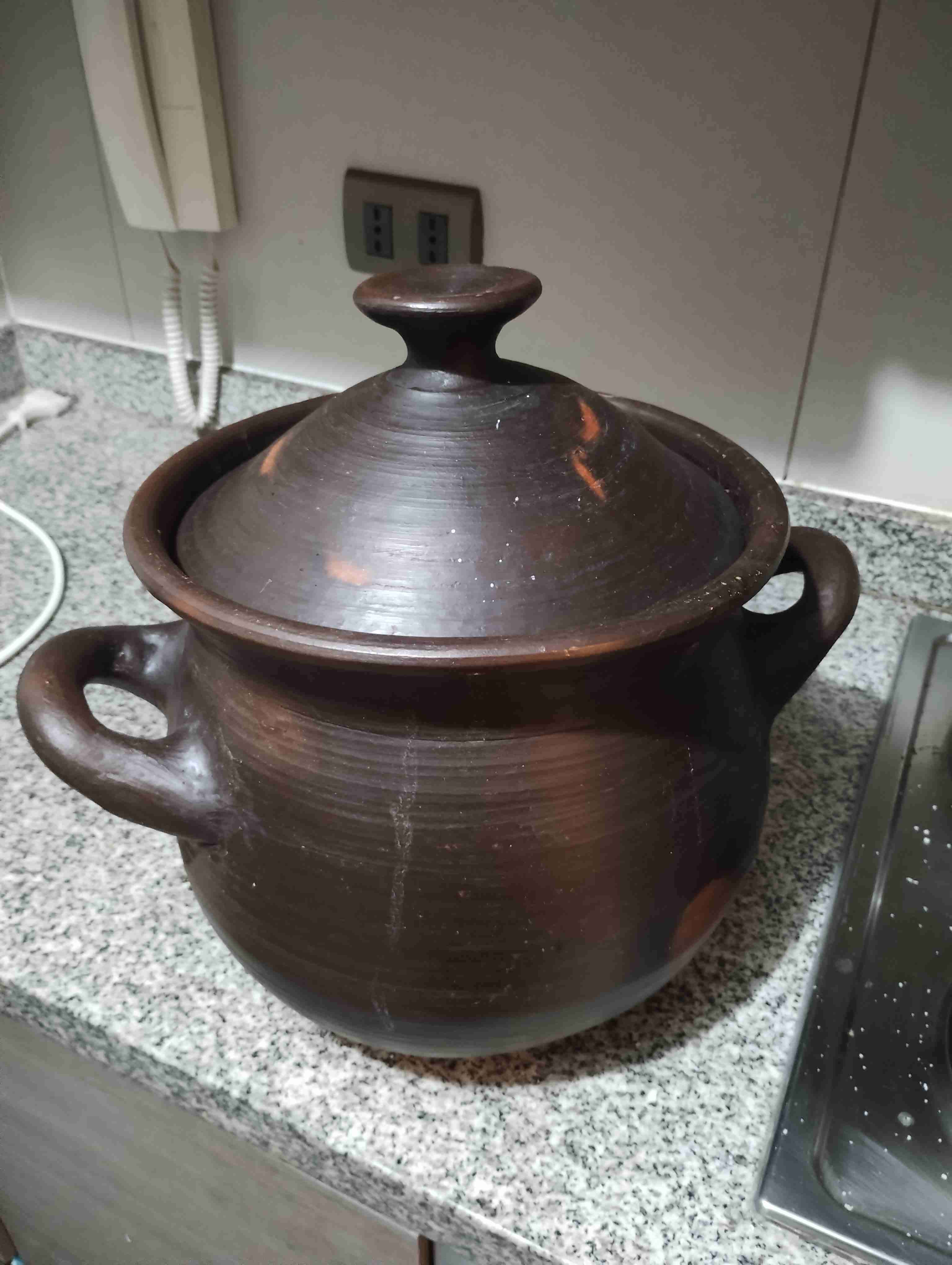 Olla de greda con tapa - miniatura 3