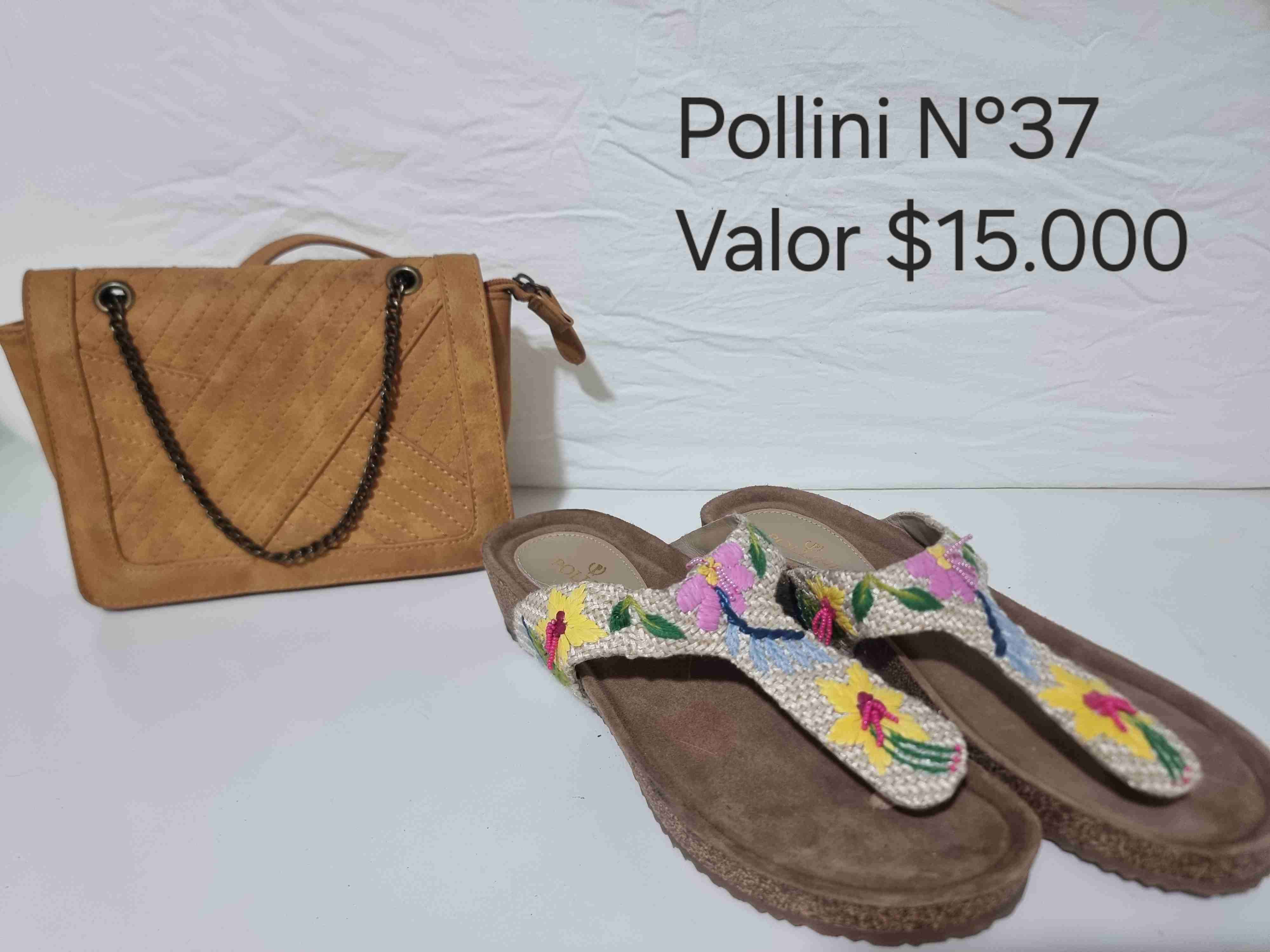 Sandalias bordadas estilo Pollini