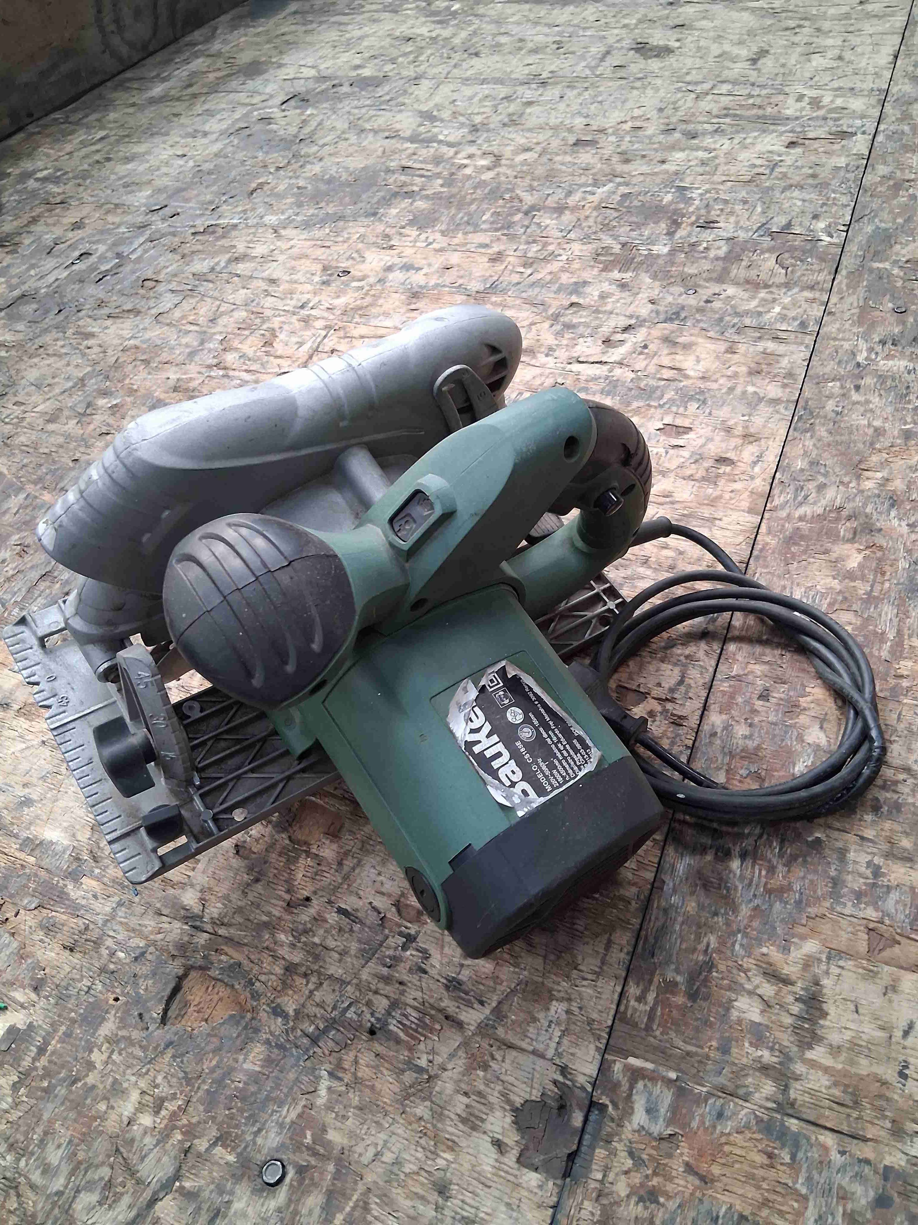 Sierra circular Bauker 1800W - miniatura 2