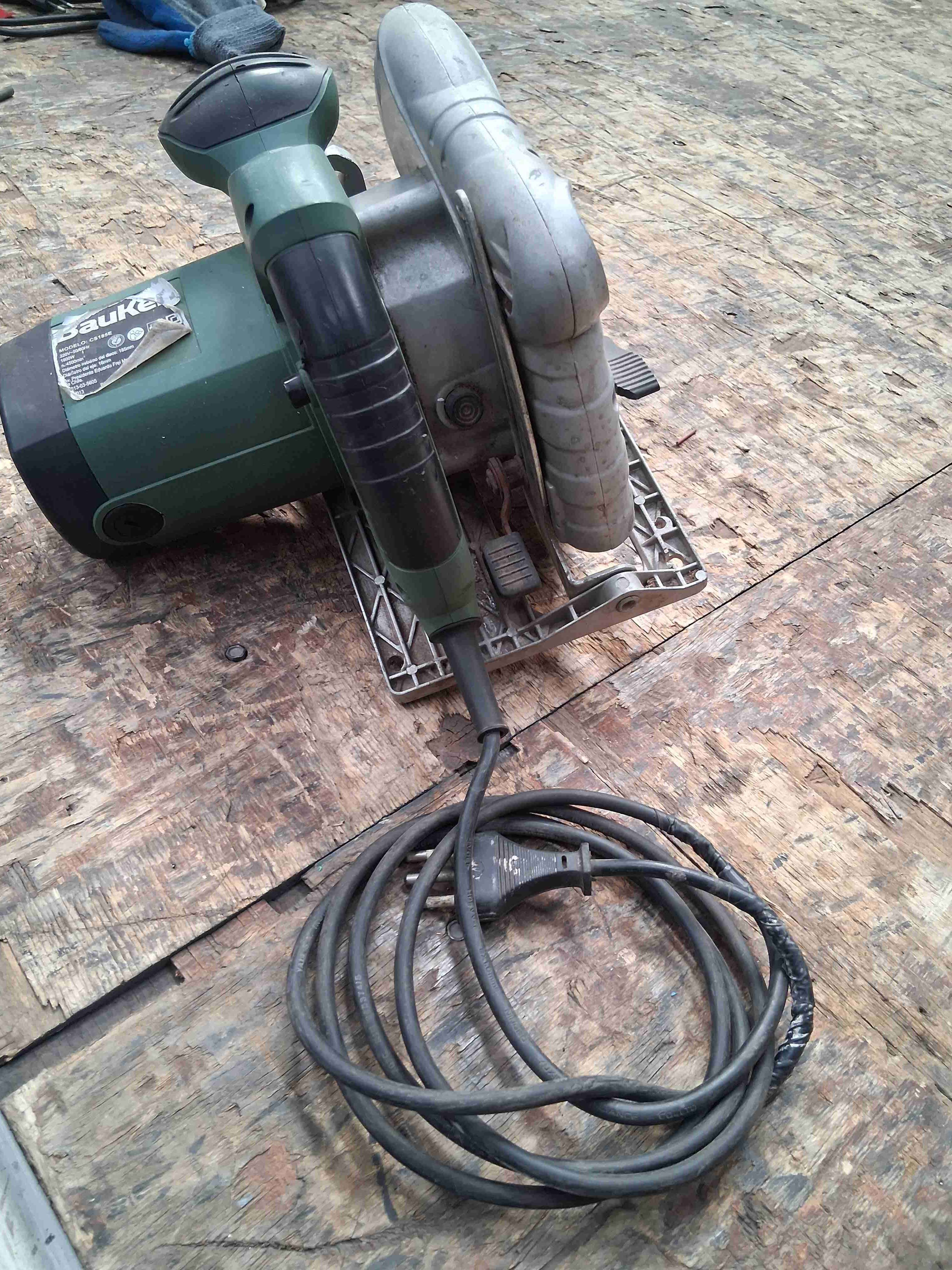 Sierra circular Bauker 1800W - miniatura 4