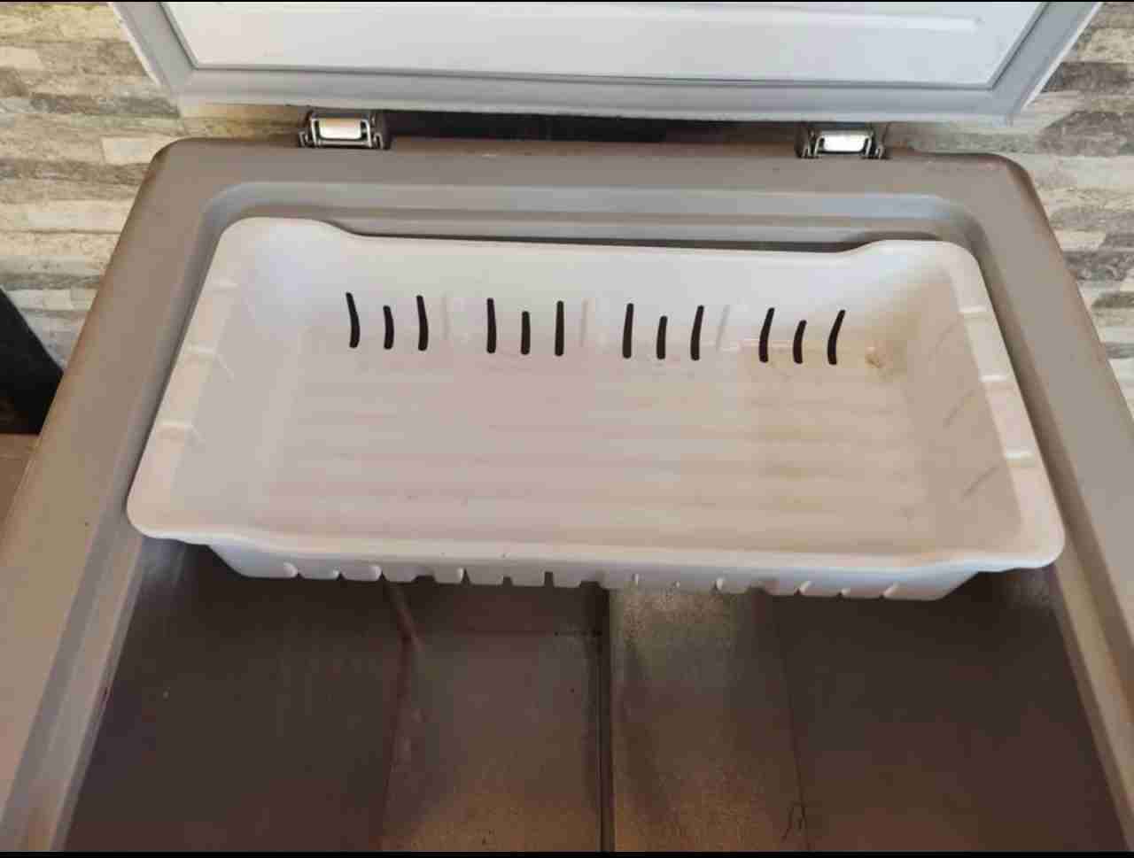 Congelador vertical Midea - miniatura 2