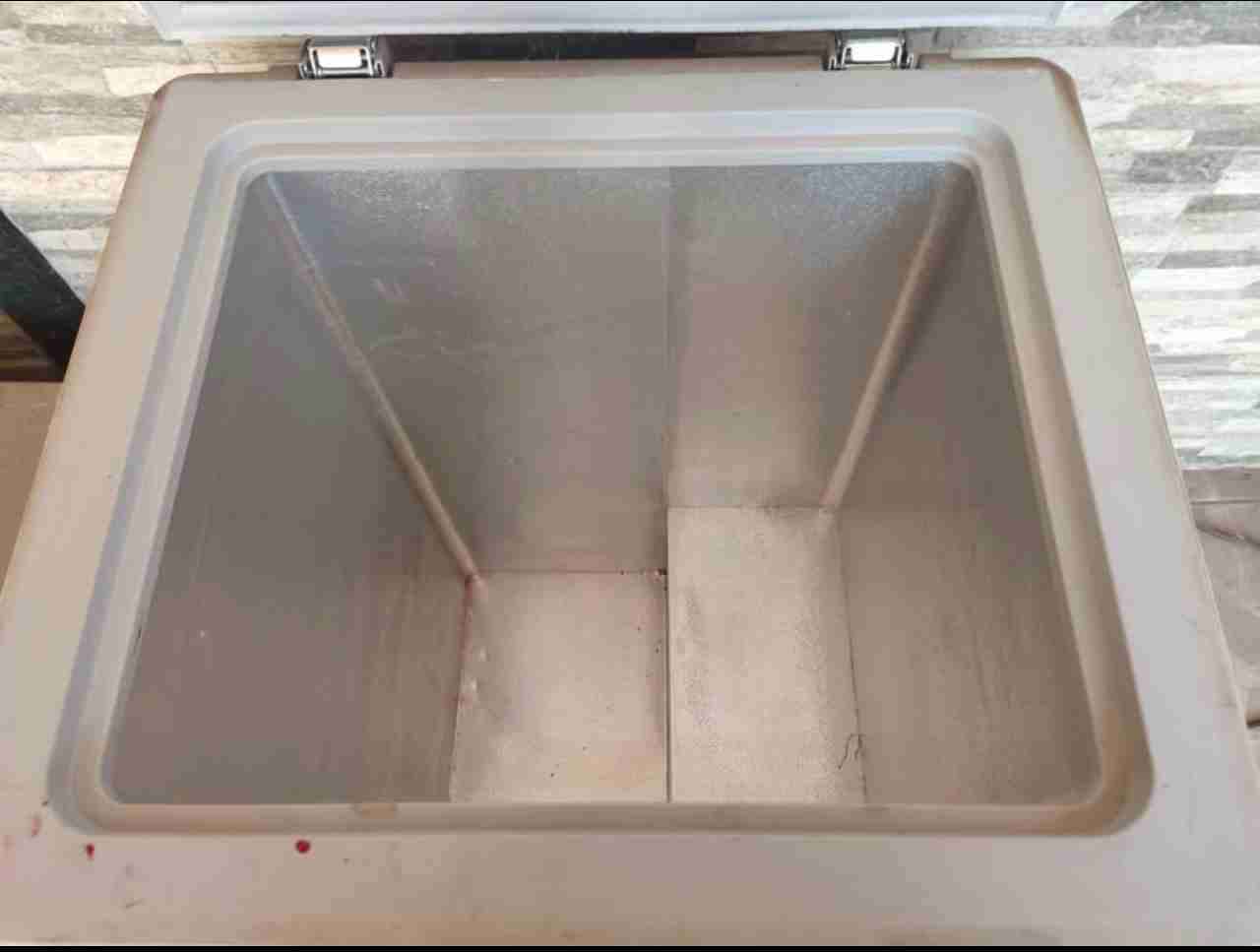 Congelador vertical Midea - miniatura 3