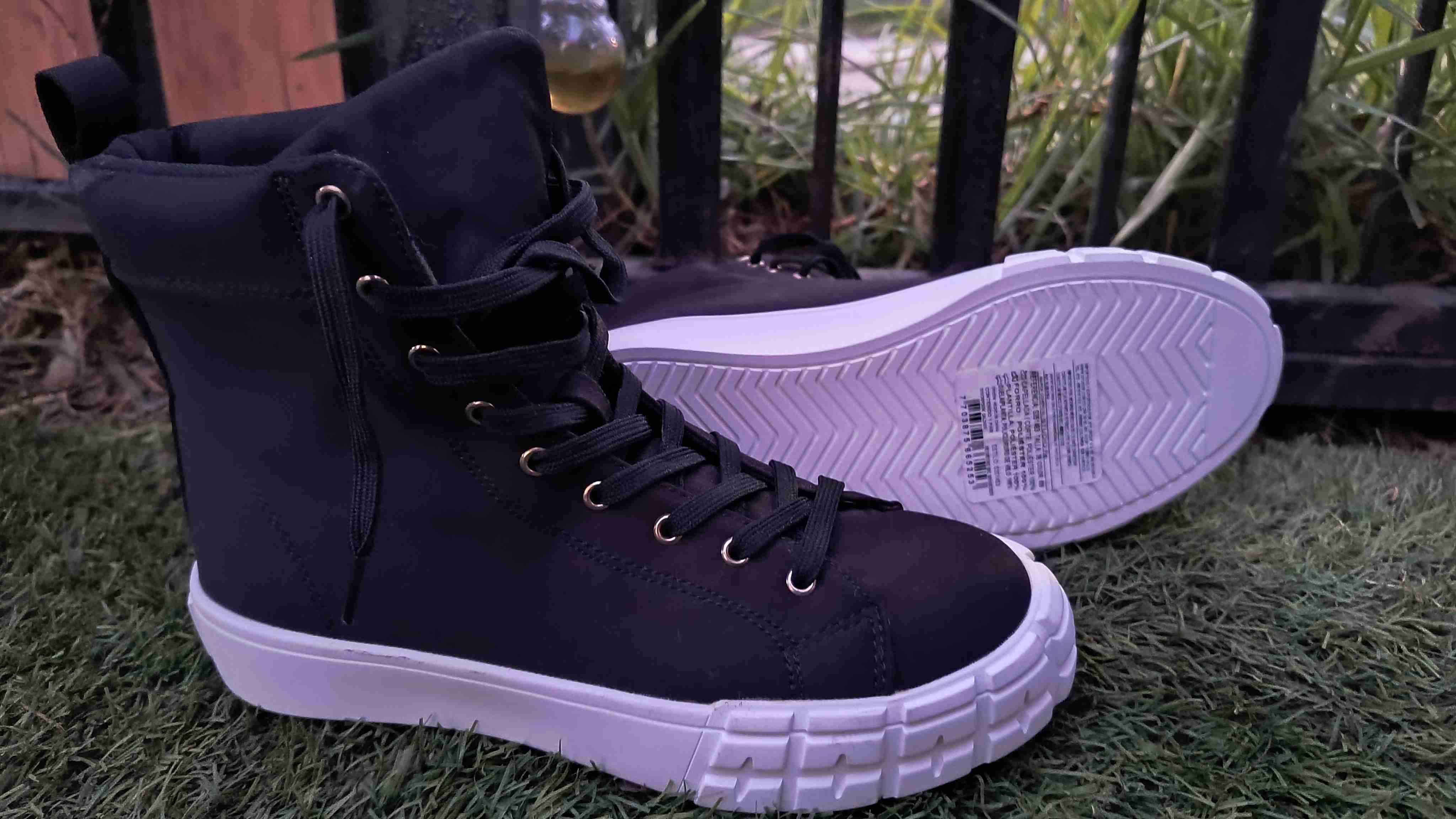 Botas negras estilo urbano