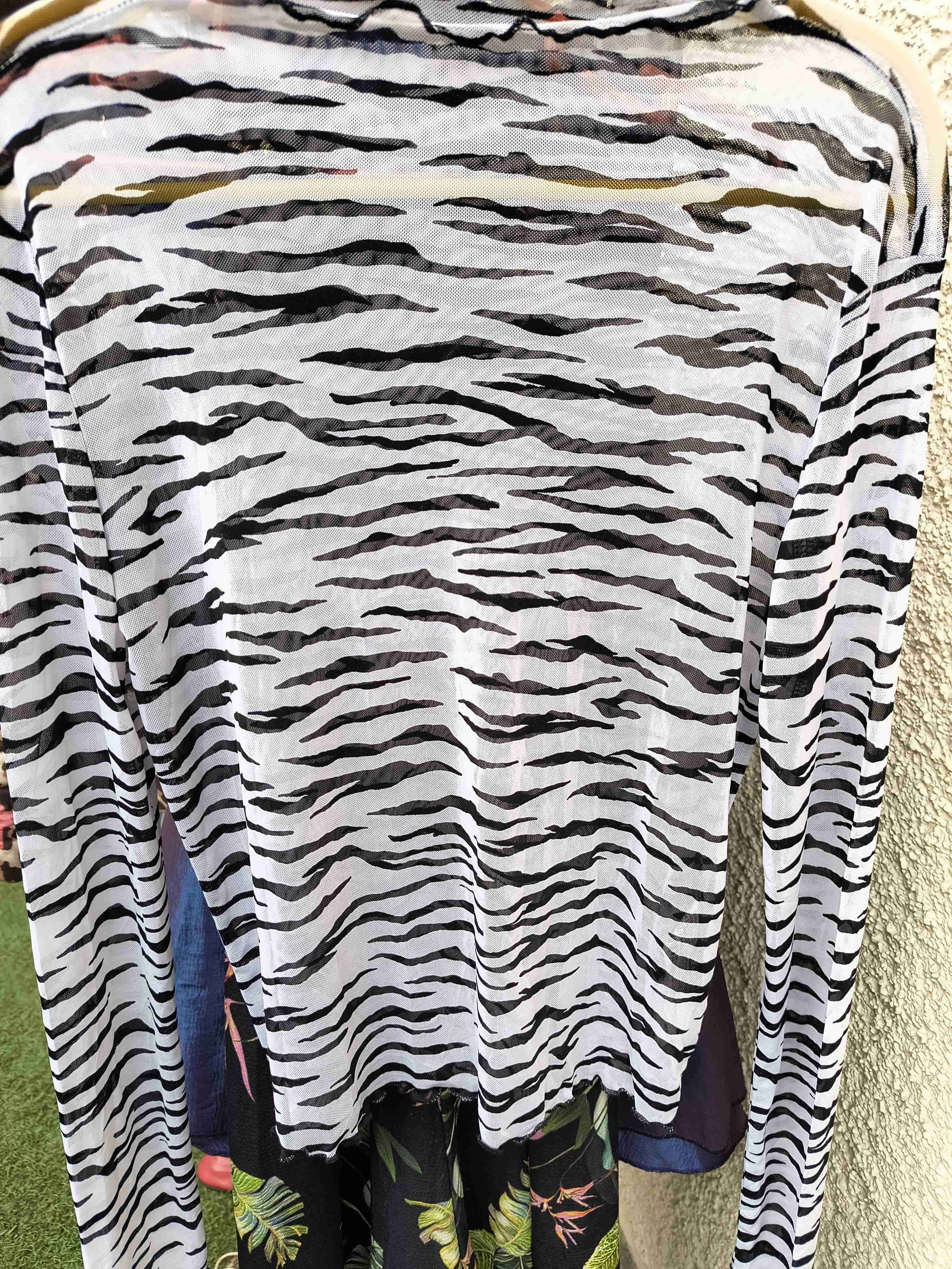 Blusa fucsia transparente - miniatura 3