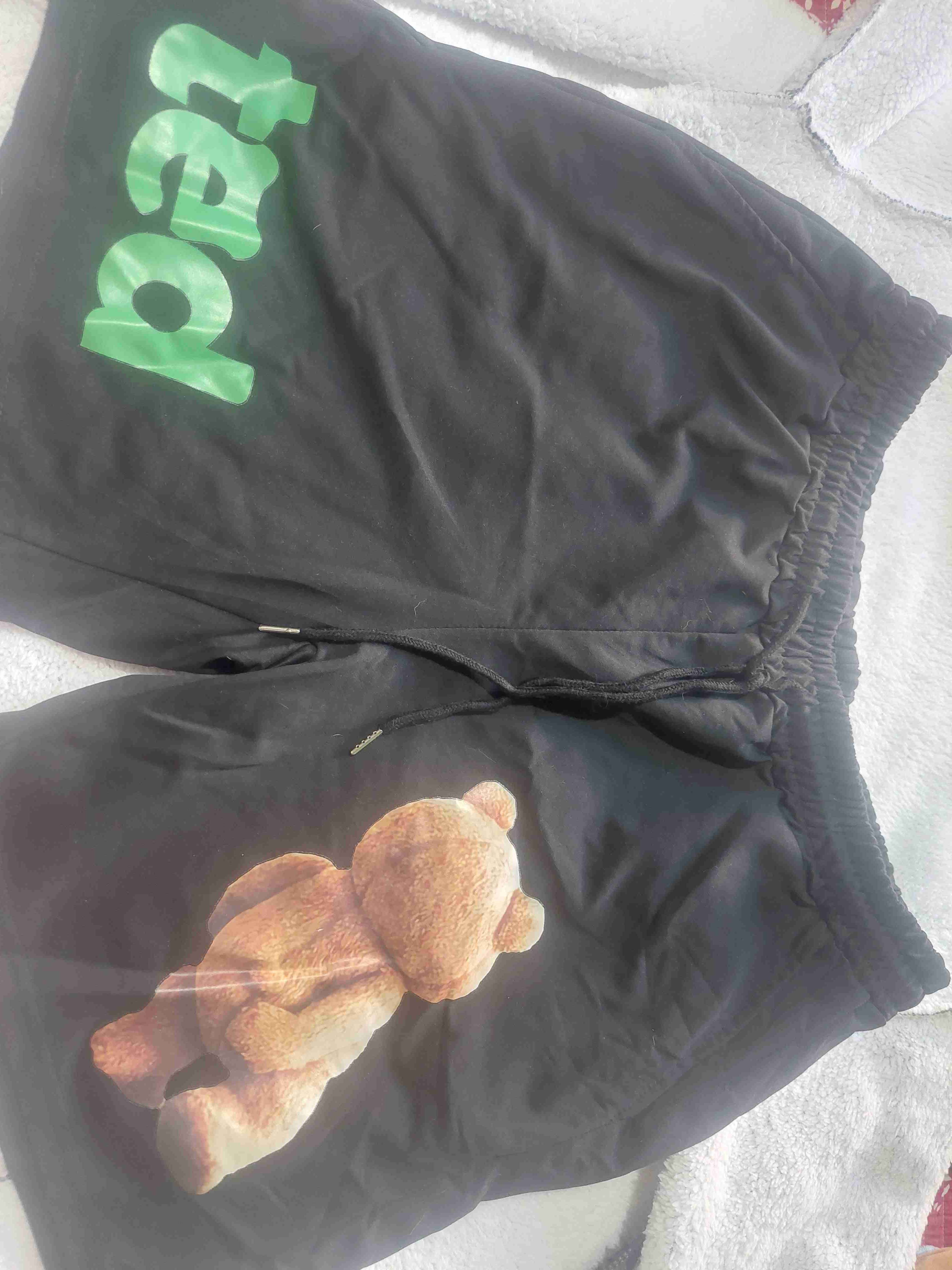 Shorts negros con impresión de oso ted