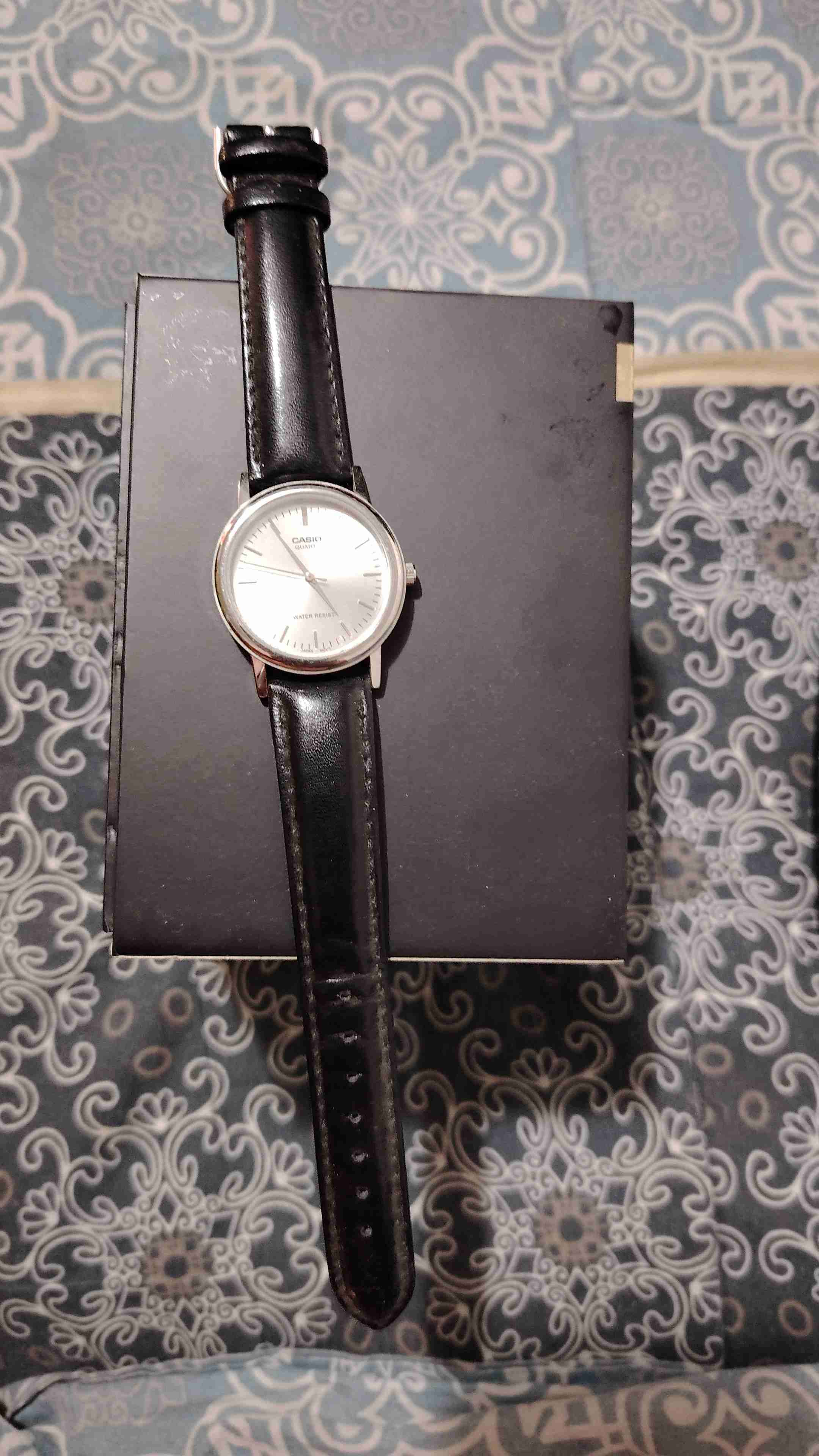 Reloj análogo negro Casio - miniatura 1