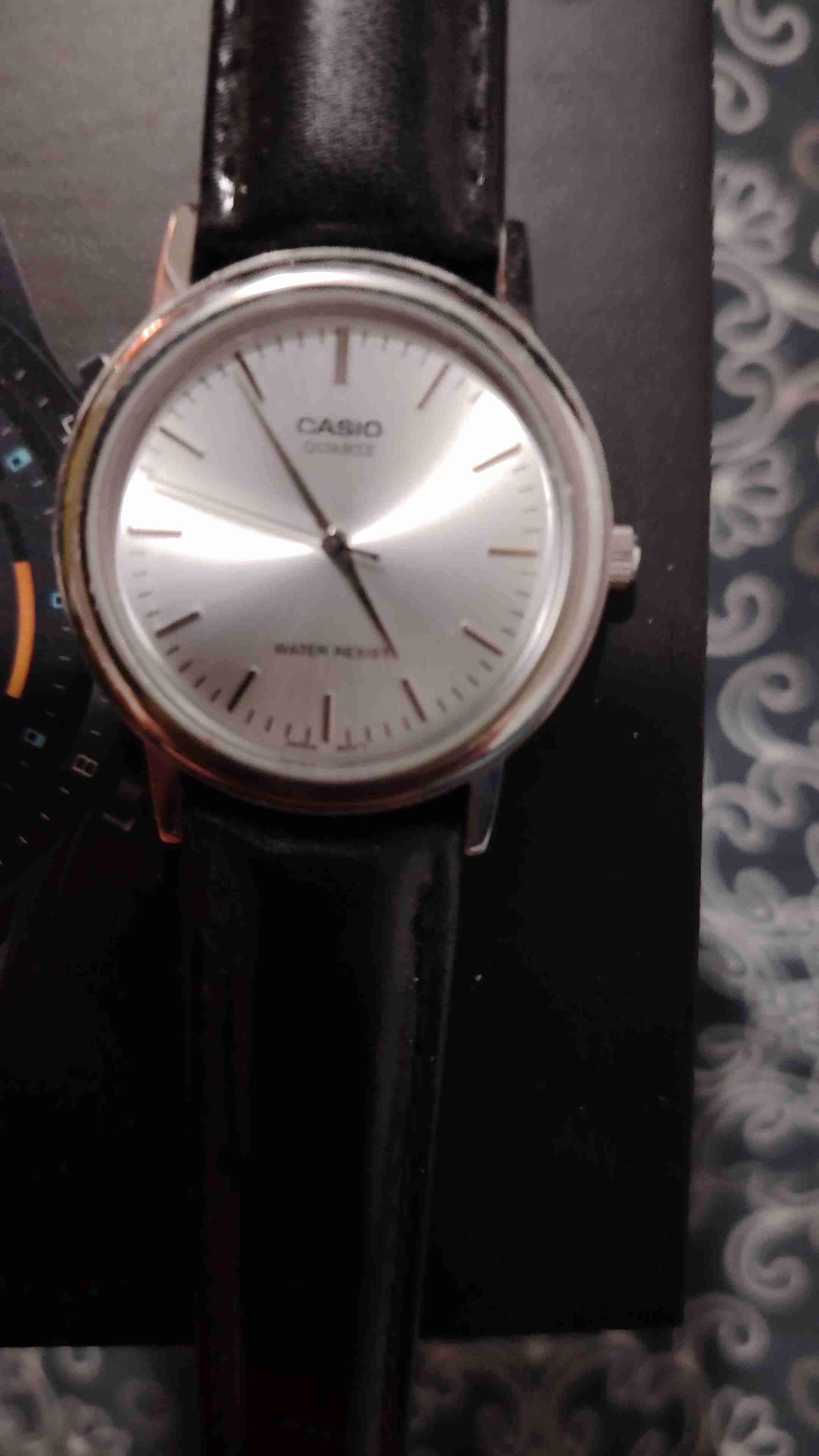 Reloj análogo negro Casio - miniatura 2