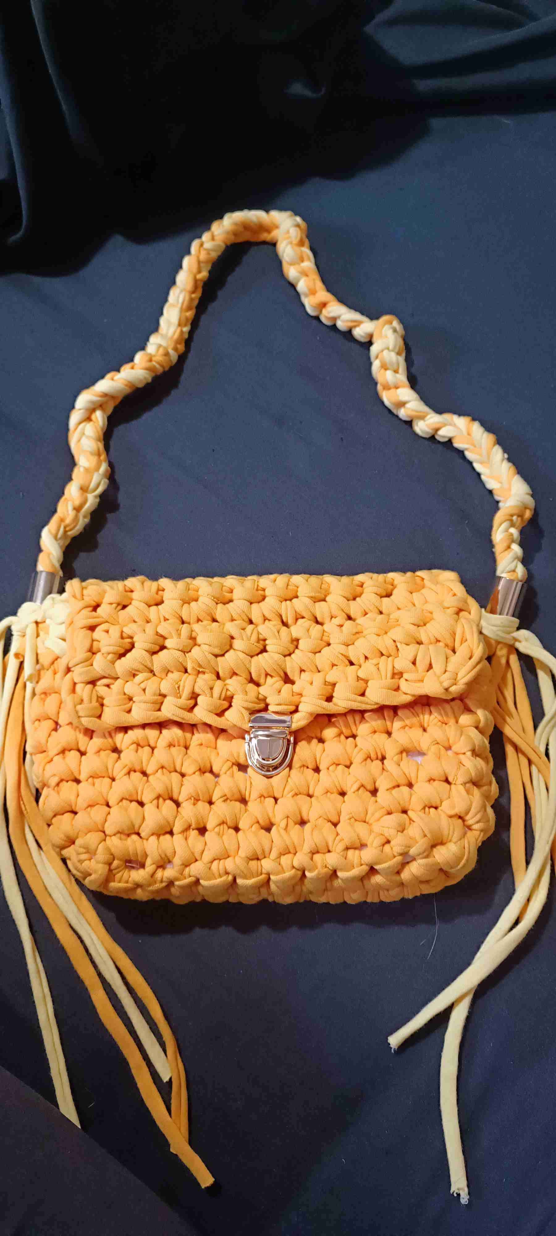 Cartera tejida a crochet