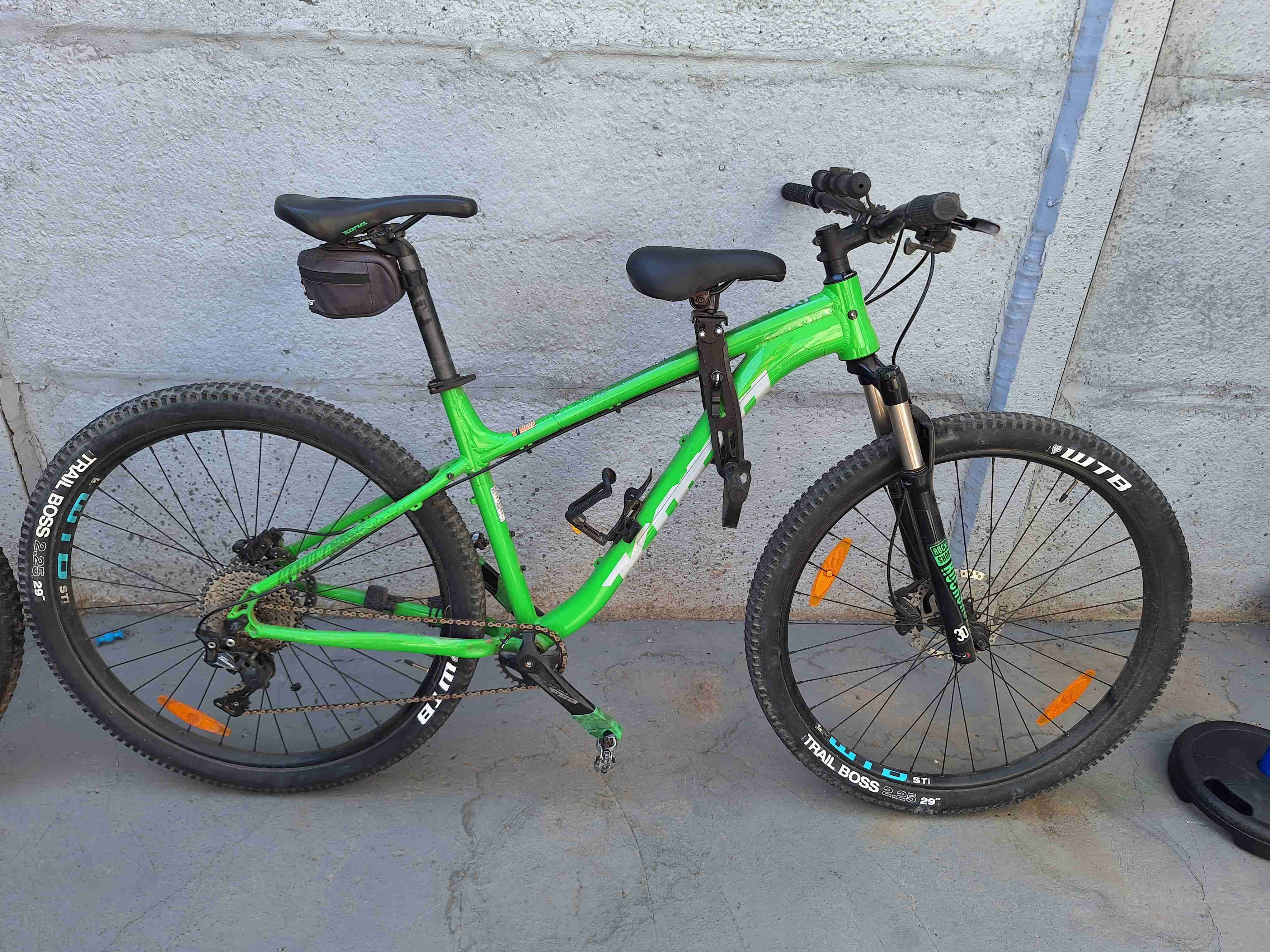 Bicicleta montaña verde con suspensión - miniatura 3