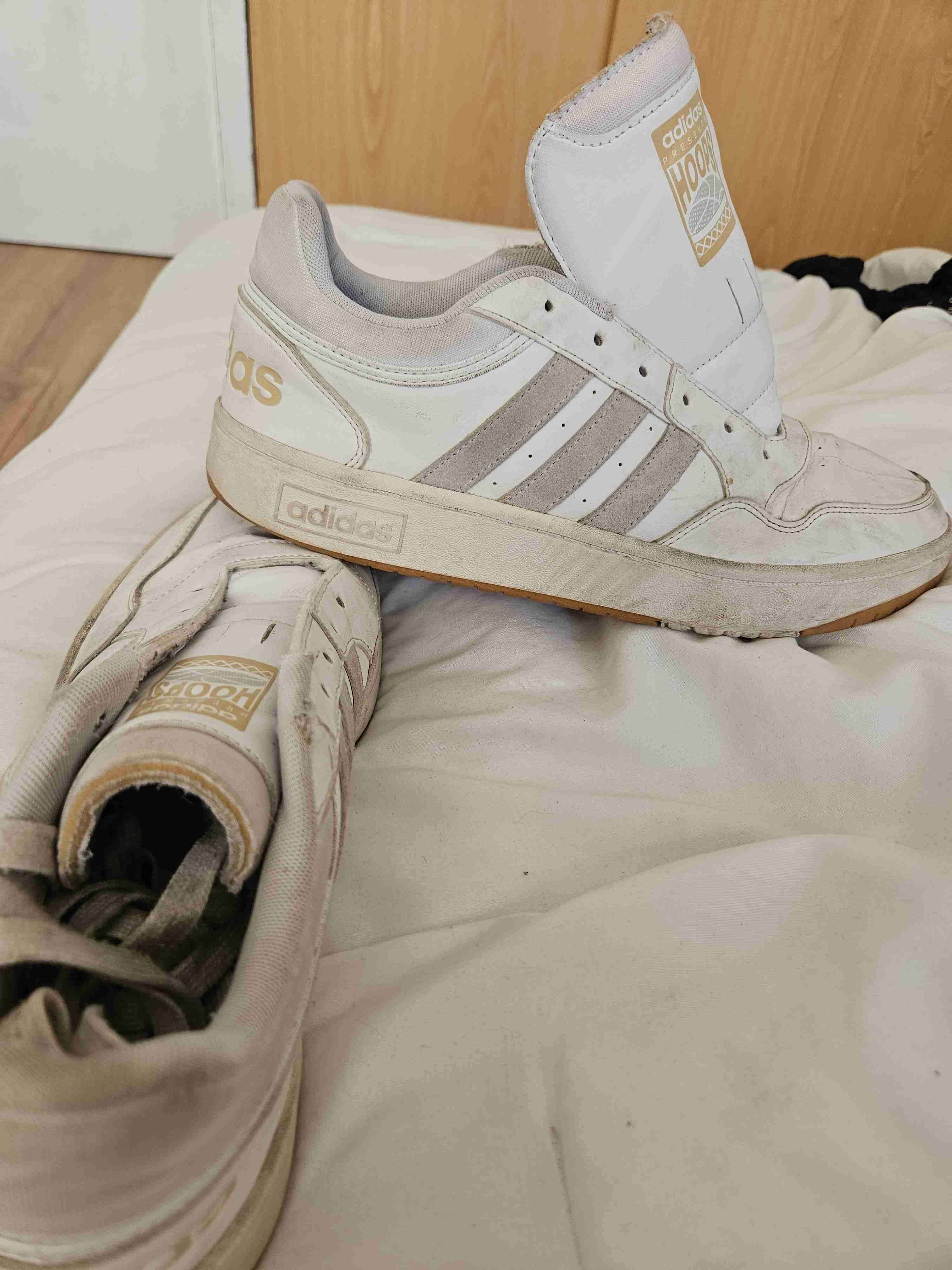 Zapatillas adidas Hoops blancas usadas - miniatura 2