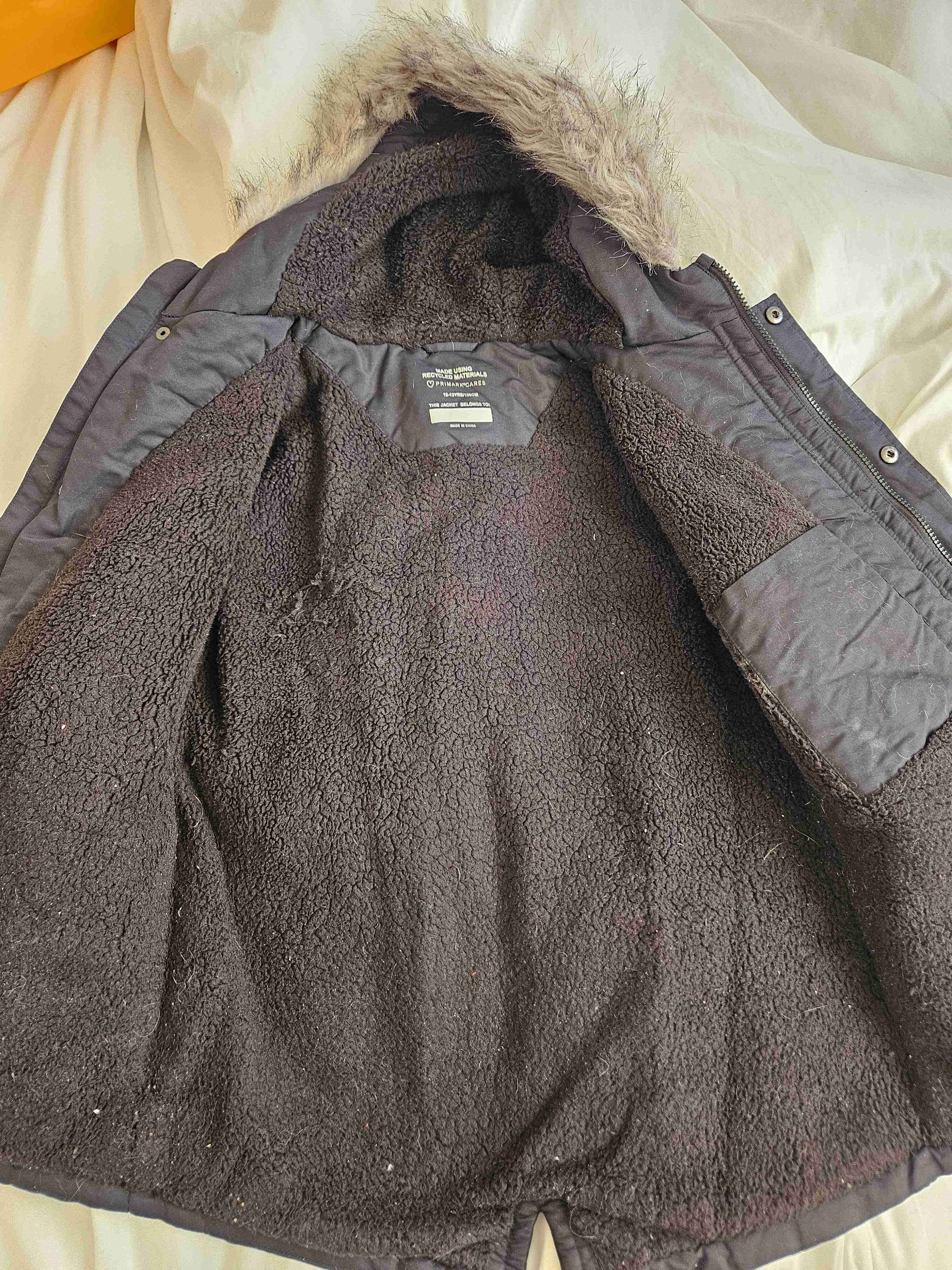 Parka con capucha de piel sintética - miniatura 2