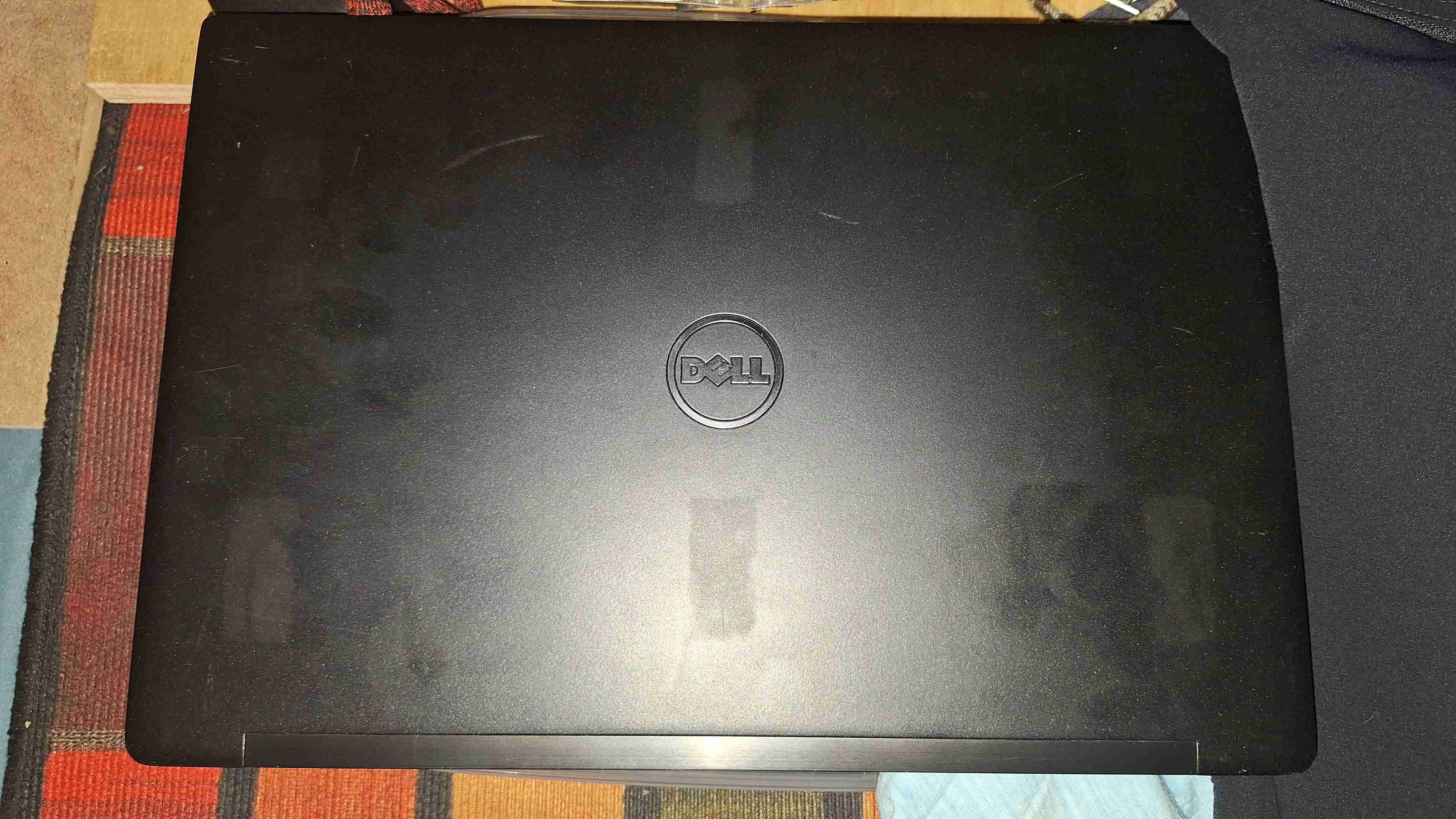 Laptop Dell i5 con teclado retroiluminado - miniatura 5