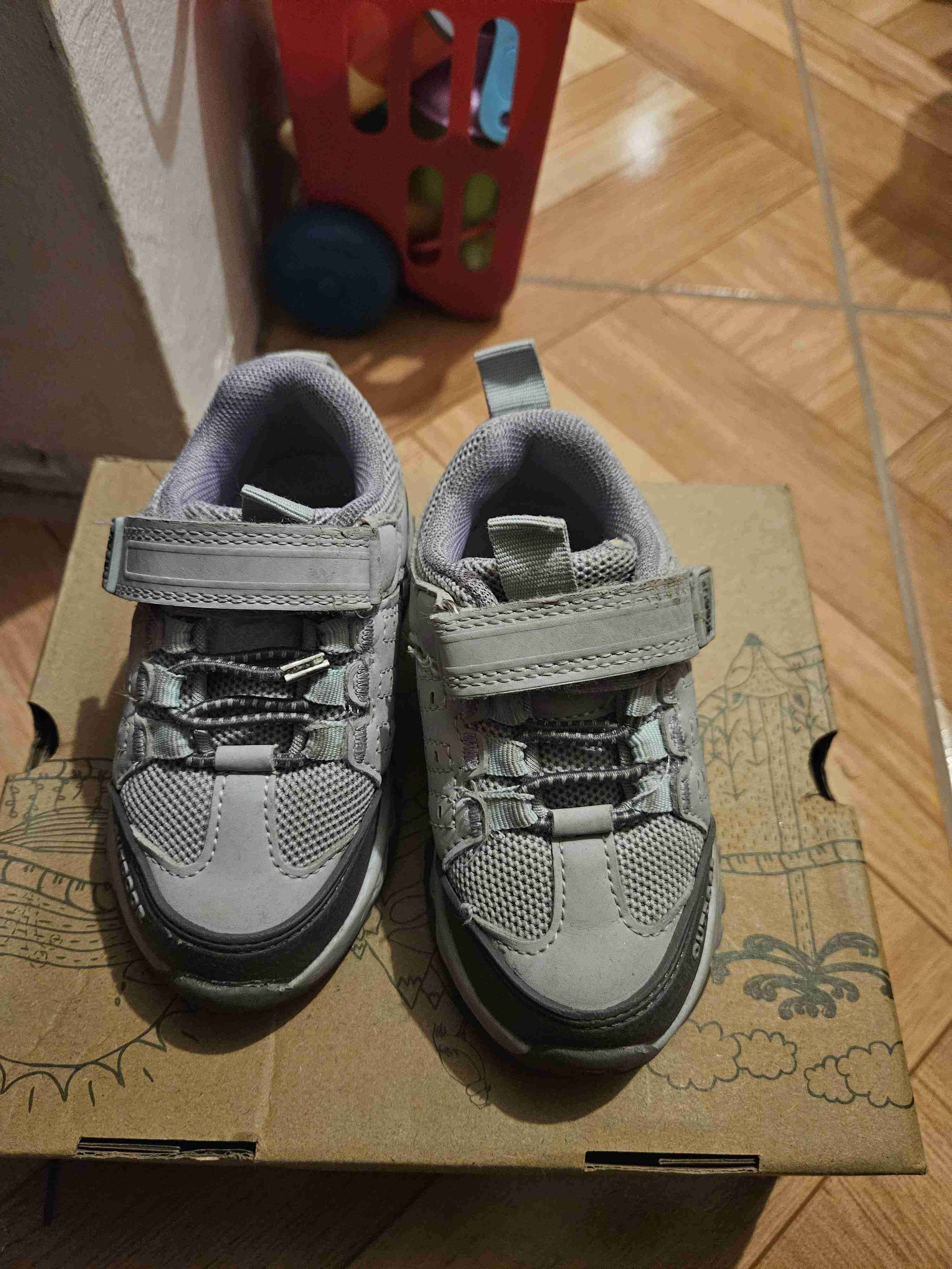 Zapatos deportivos infantiles gris - miniatura 2