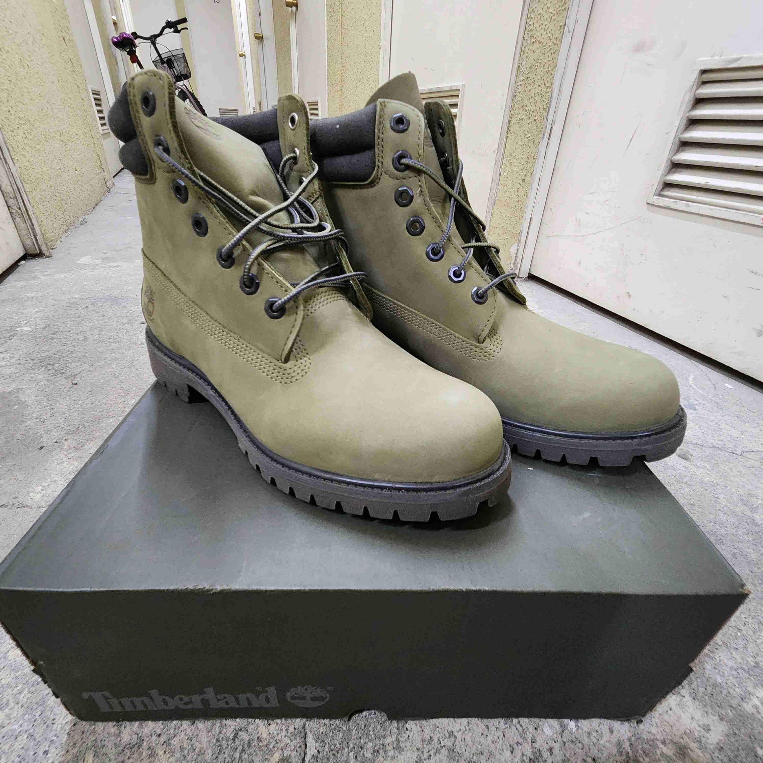 Botas Timberland verde oliva. Nuevas sin uso. - miniatura 2