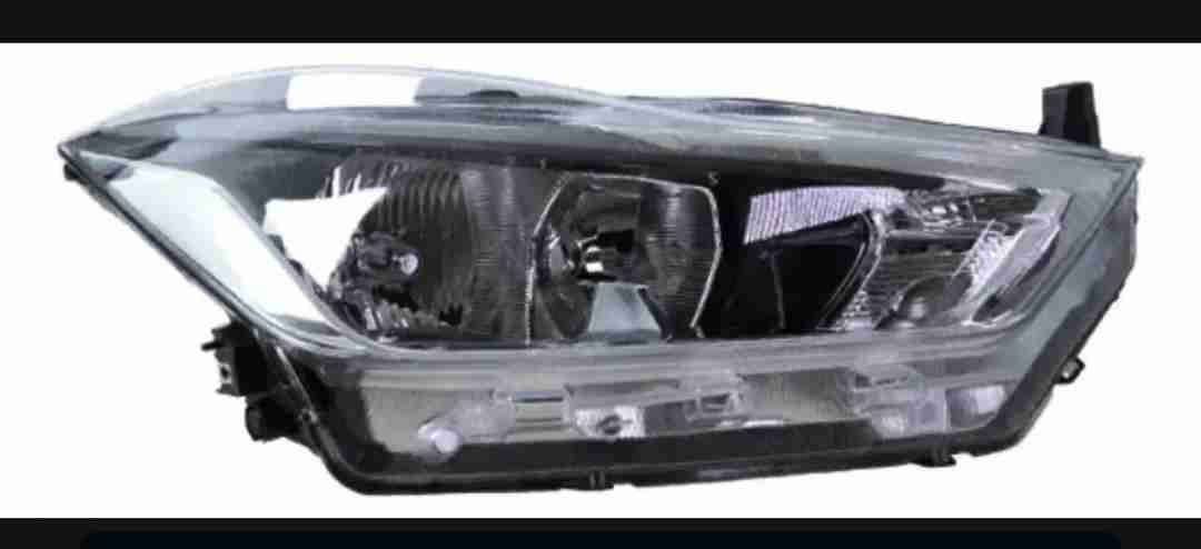 Foco delantero derecho Nissan Kicks