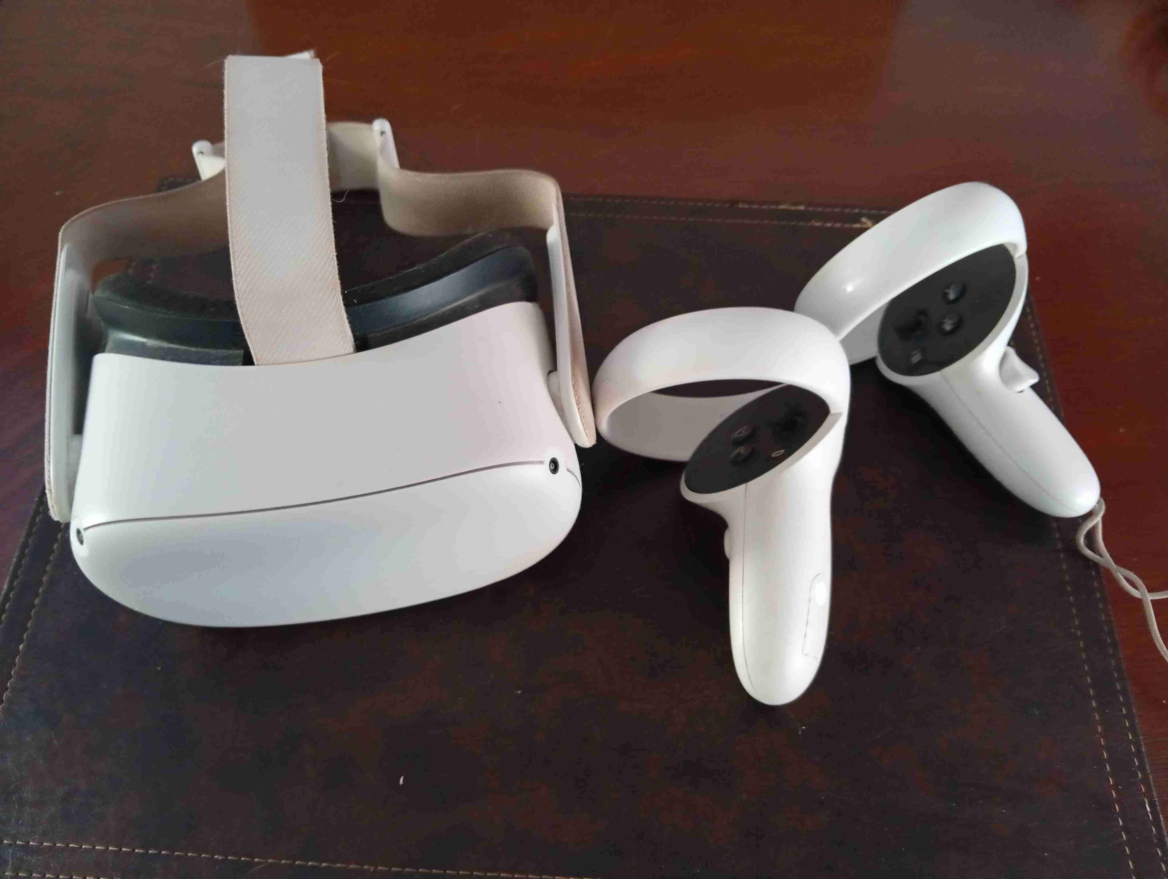 Gafas VR con controladores - miniatura 3