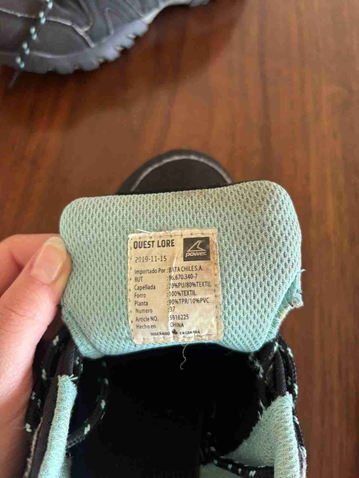 Zapatillas outdoor negro y celeste - miniatura 2