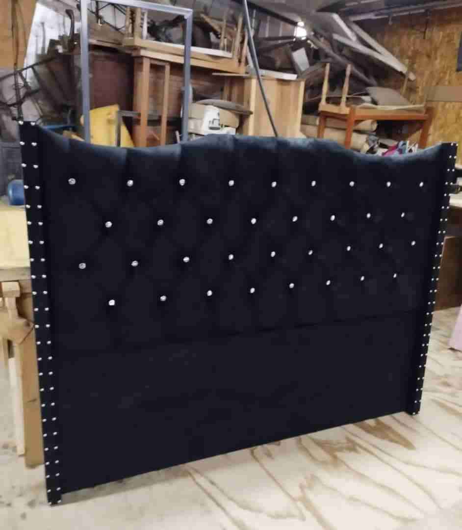 Cabecera de cama capitoné negra