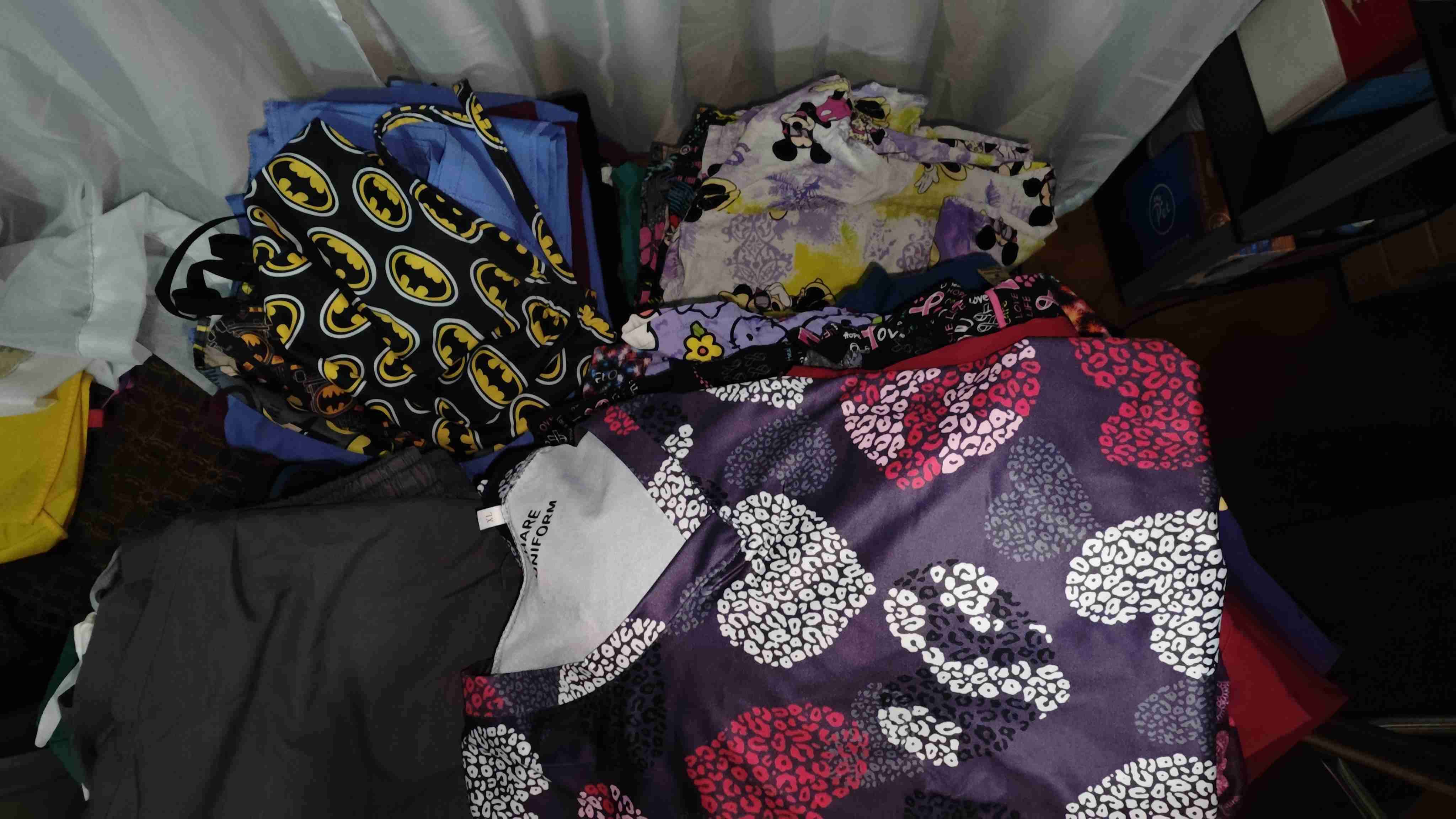 Lote de uniformes clinicos - miniatura 4