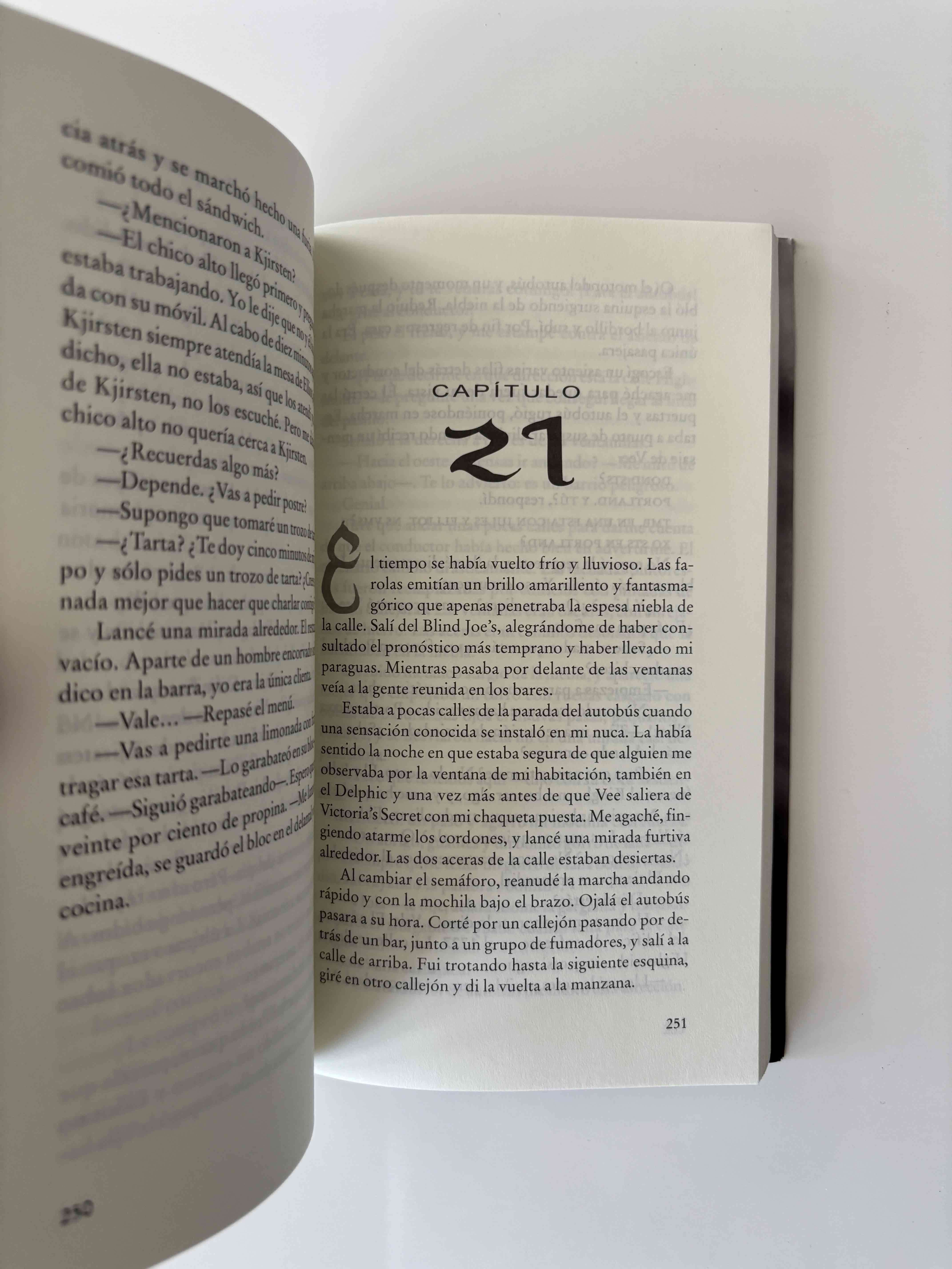 Libro Hush, Hush de Becca Fitzpatrick - miniatura 2