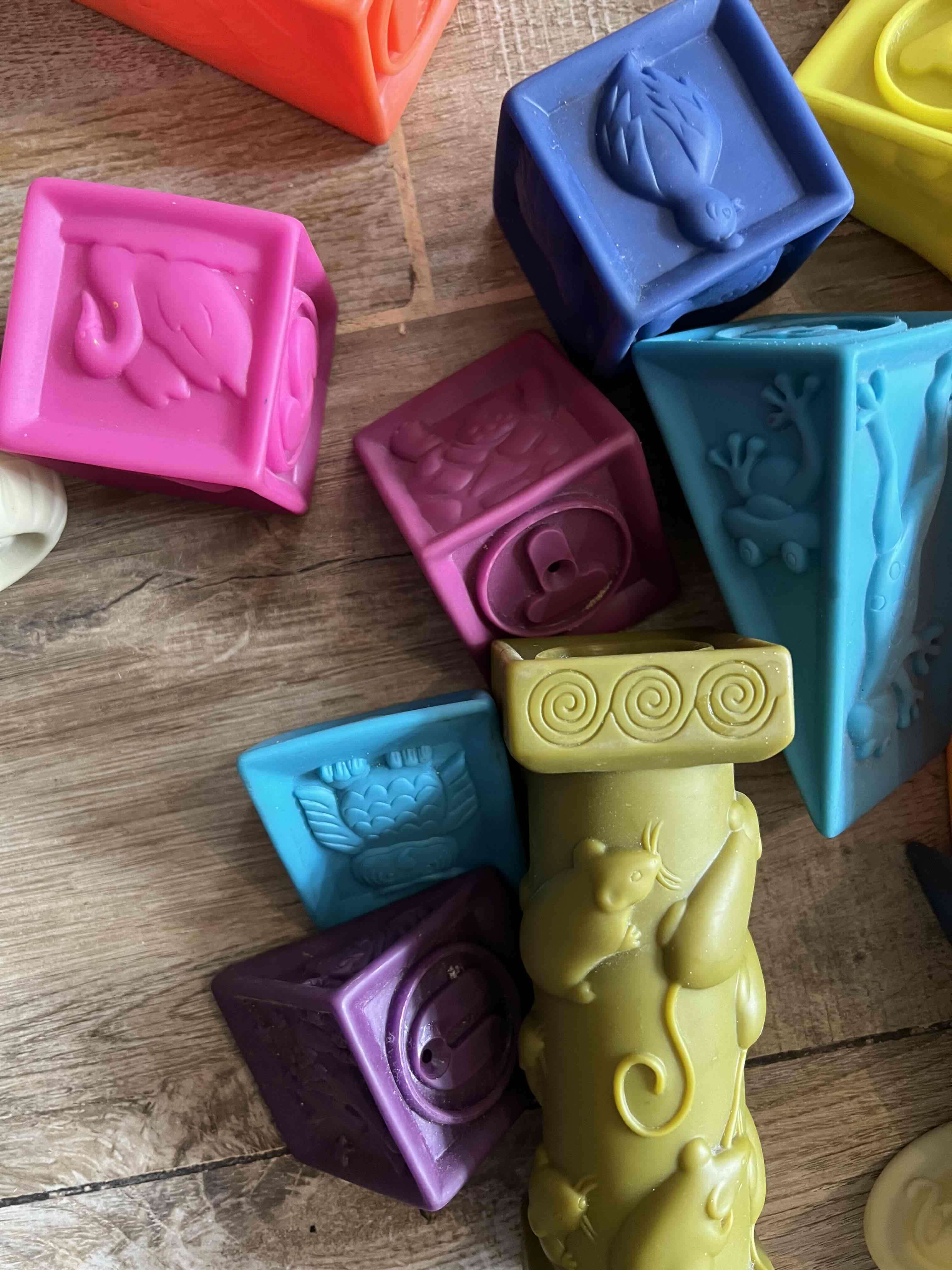 Bloques de construcción apretables de B Toys - miniatura 5