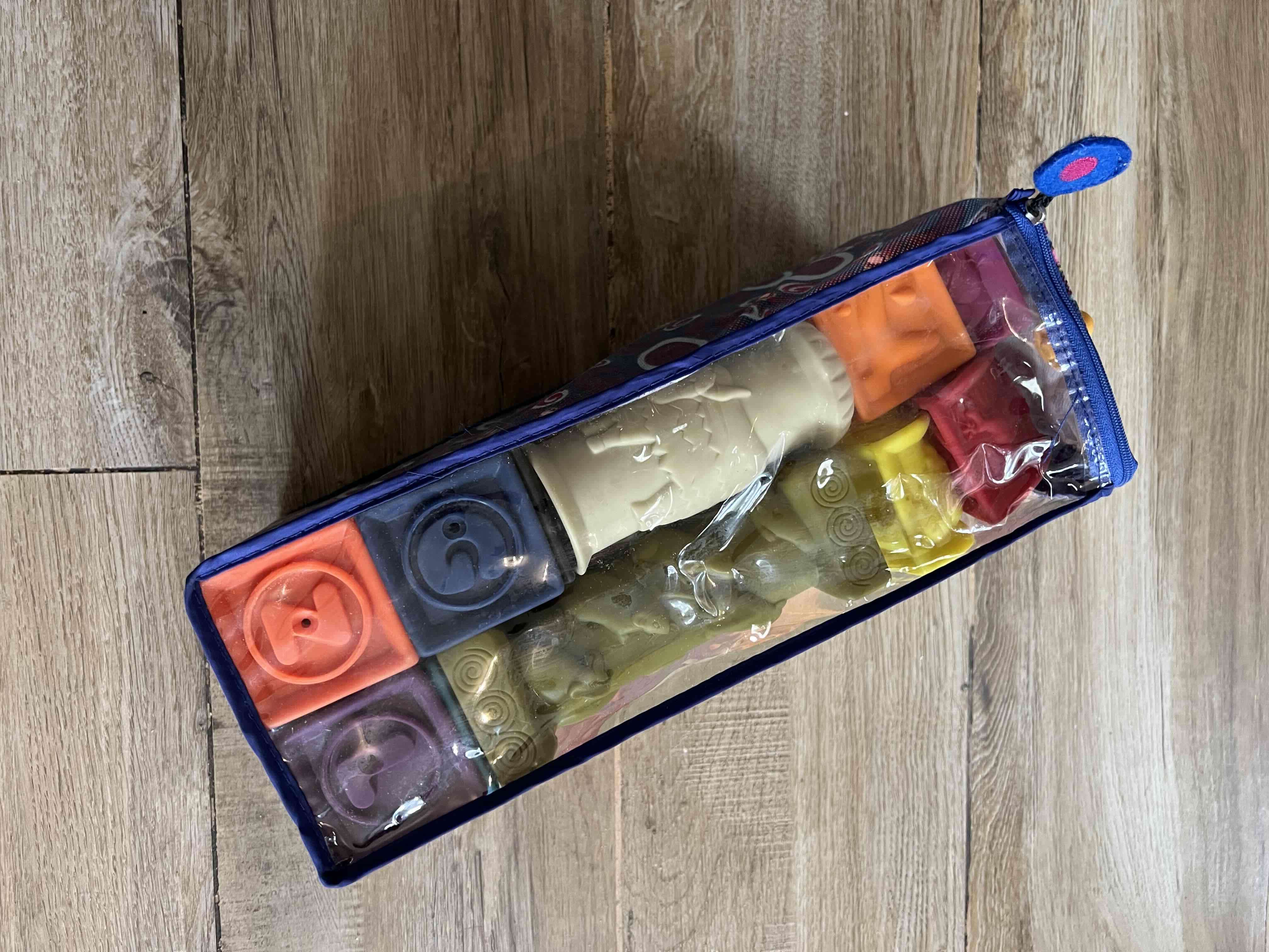 Bloques de construcción apretables de B Toys - miniatura 6