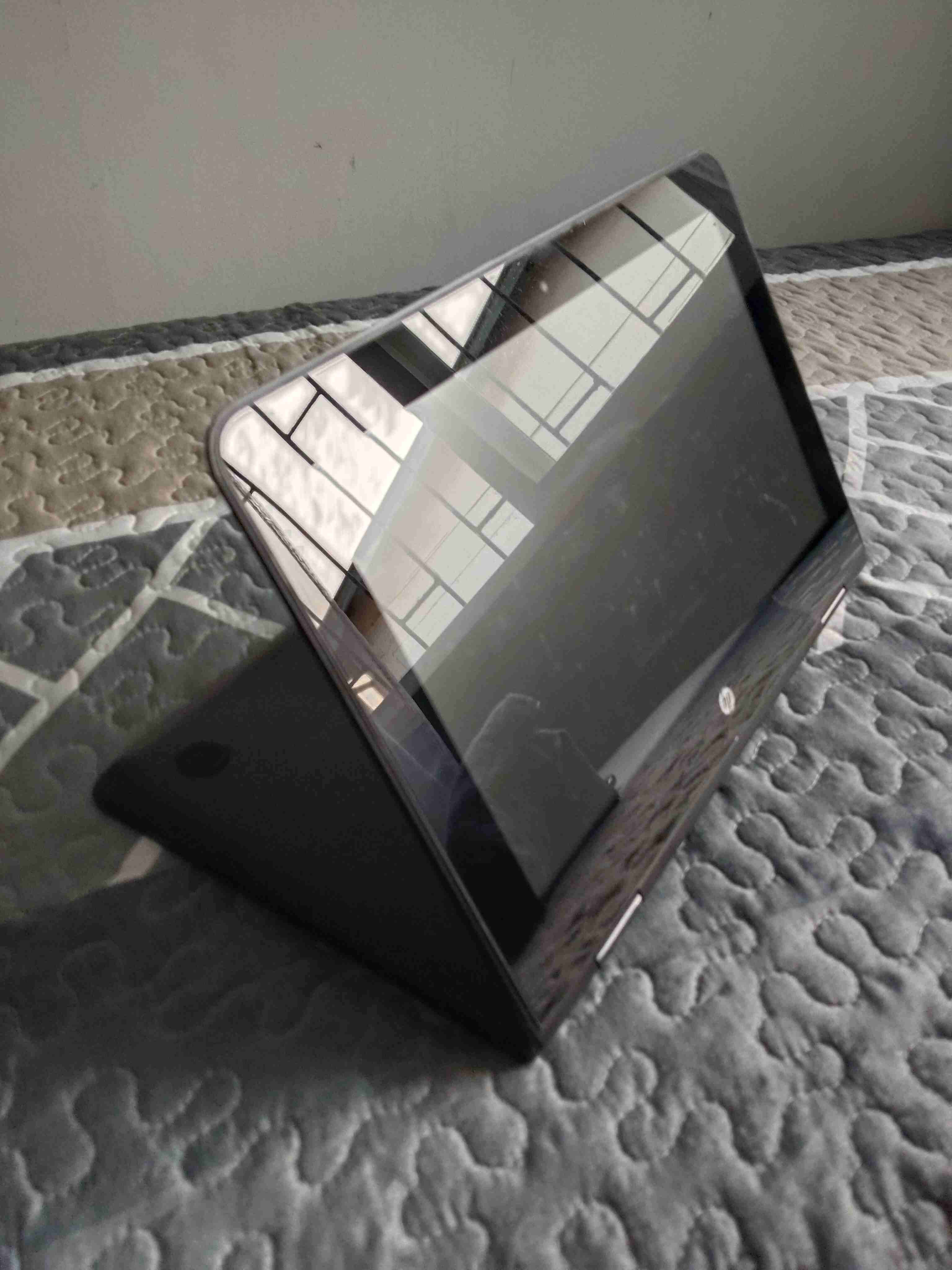 Notebook HP Stream 360 convertible - miniatura 2