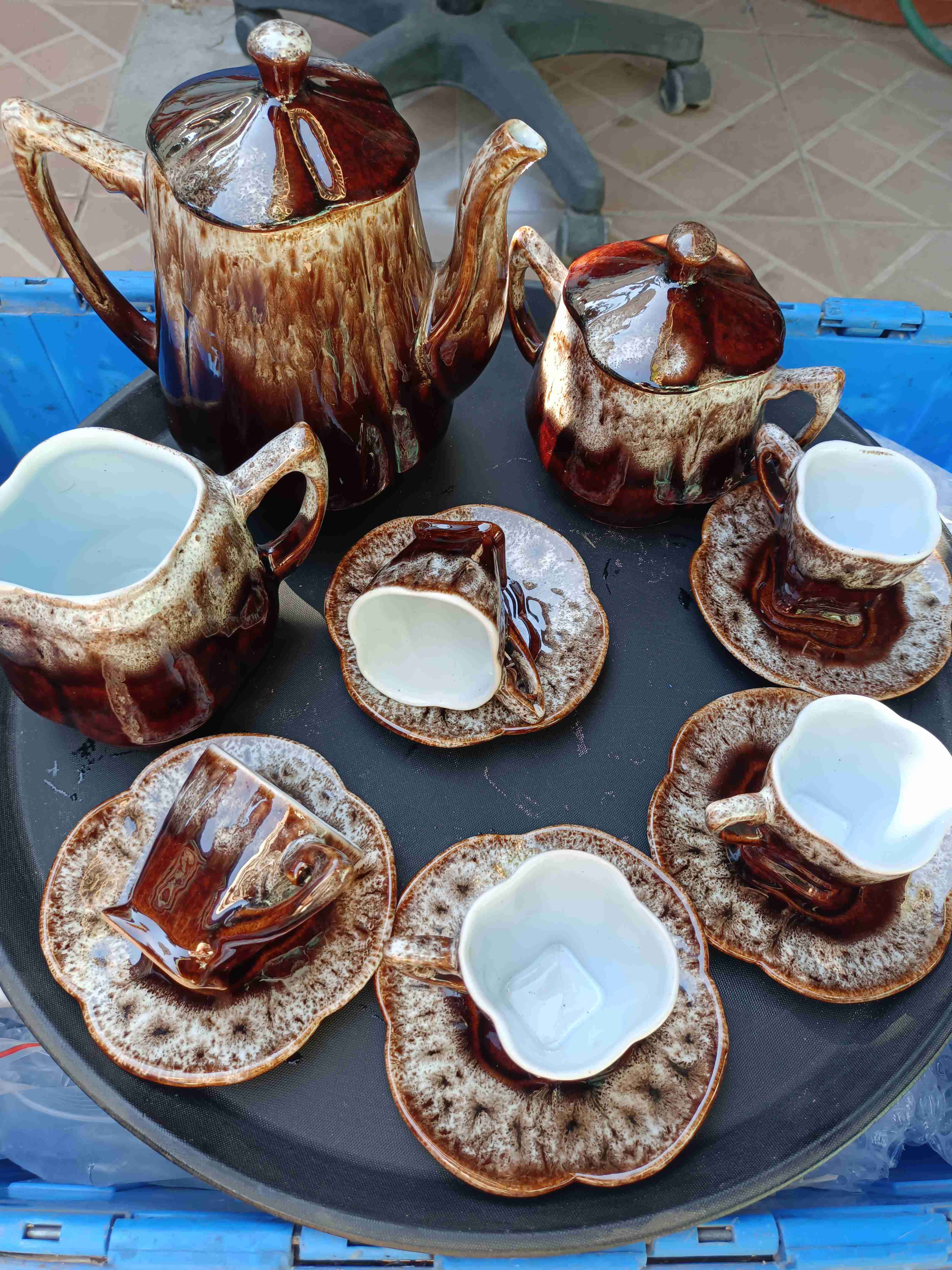 Juego de café de cerámica chorreada marrón