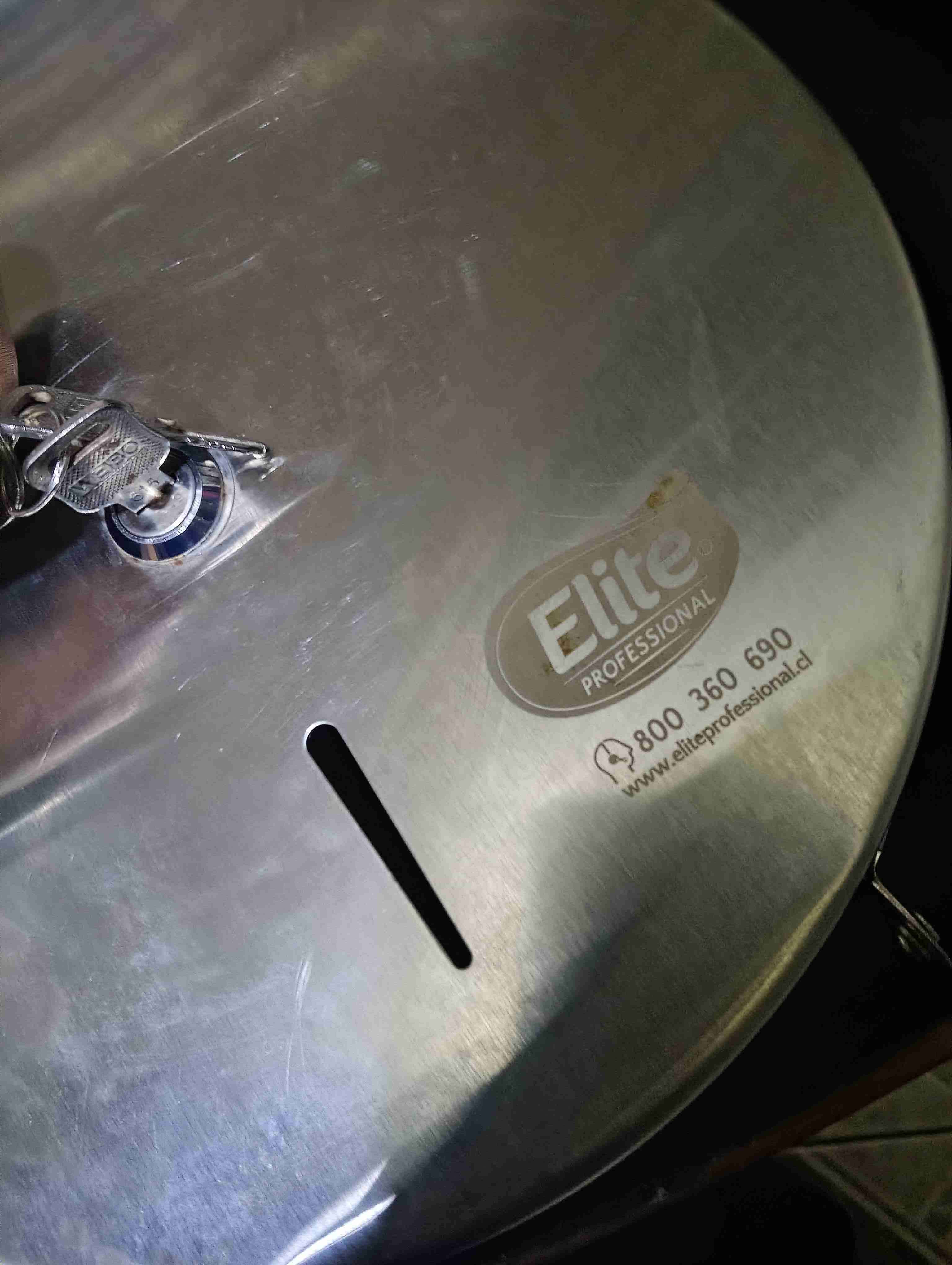 Dispensador de papel Elite con llave