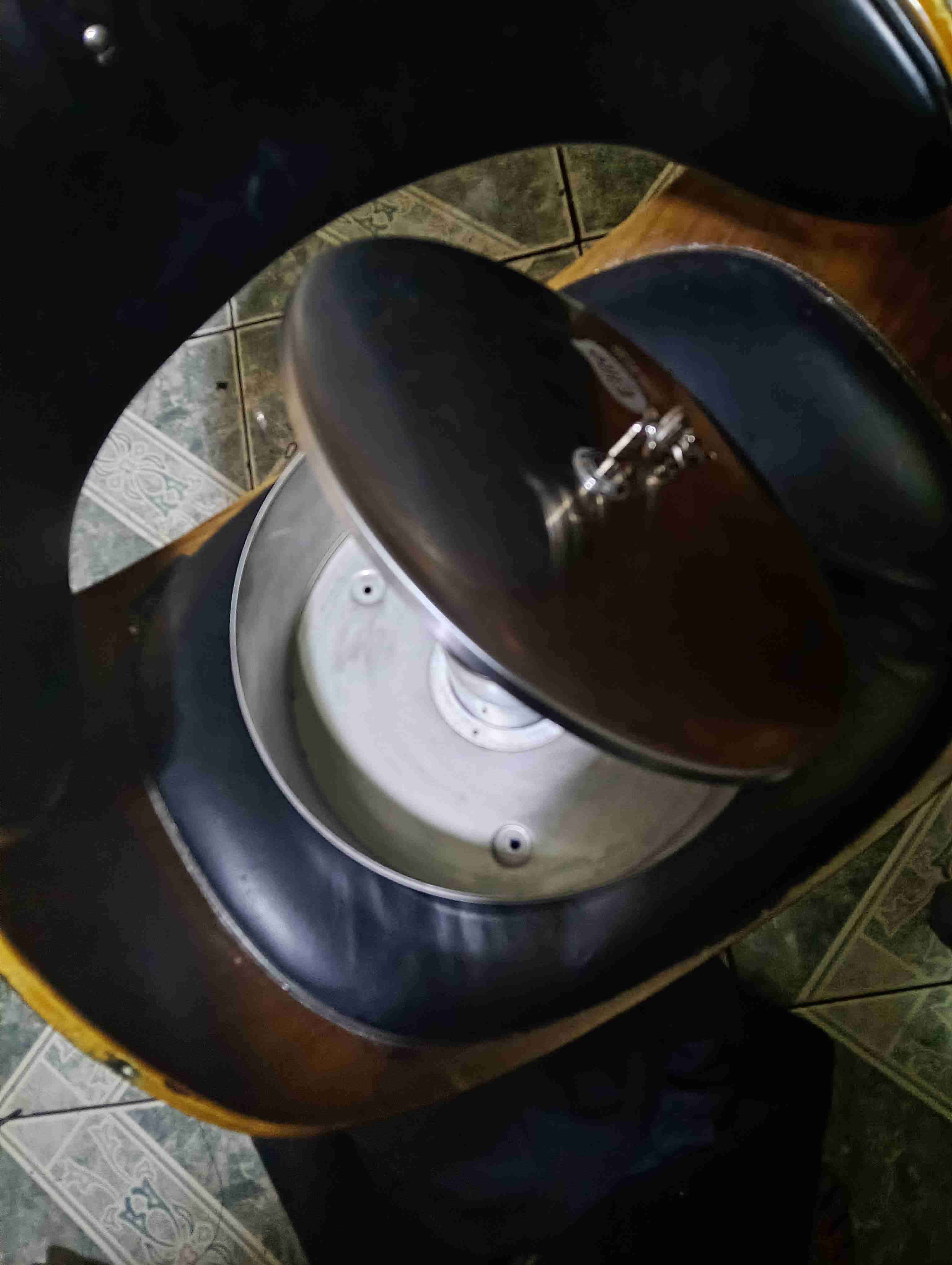 Dispensador de papel Elite con llave - 4