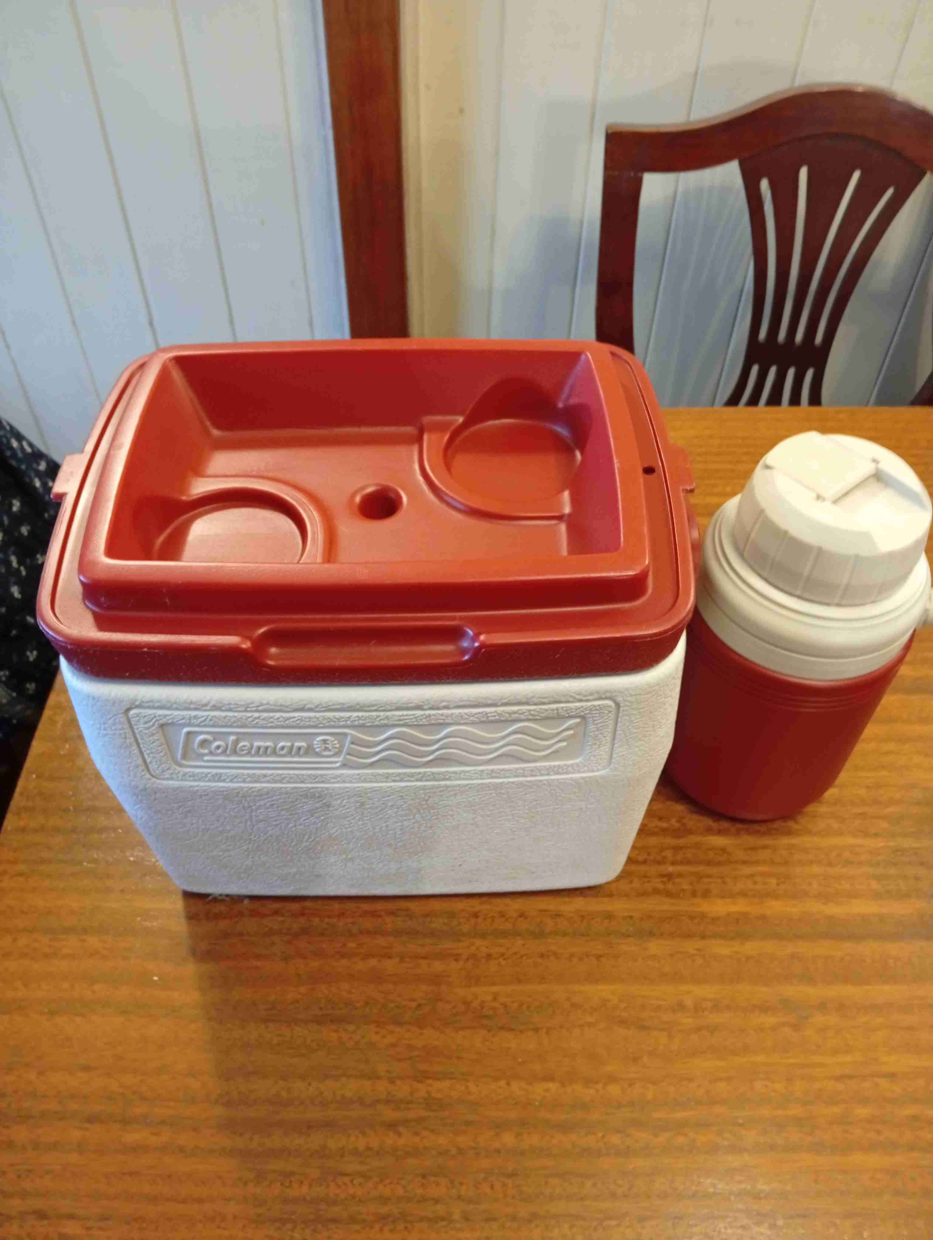 Cooler Coleman rojo más termo. - miniatura 2