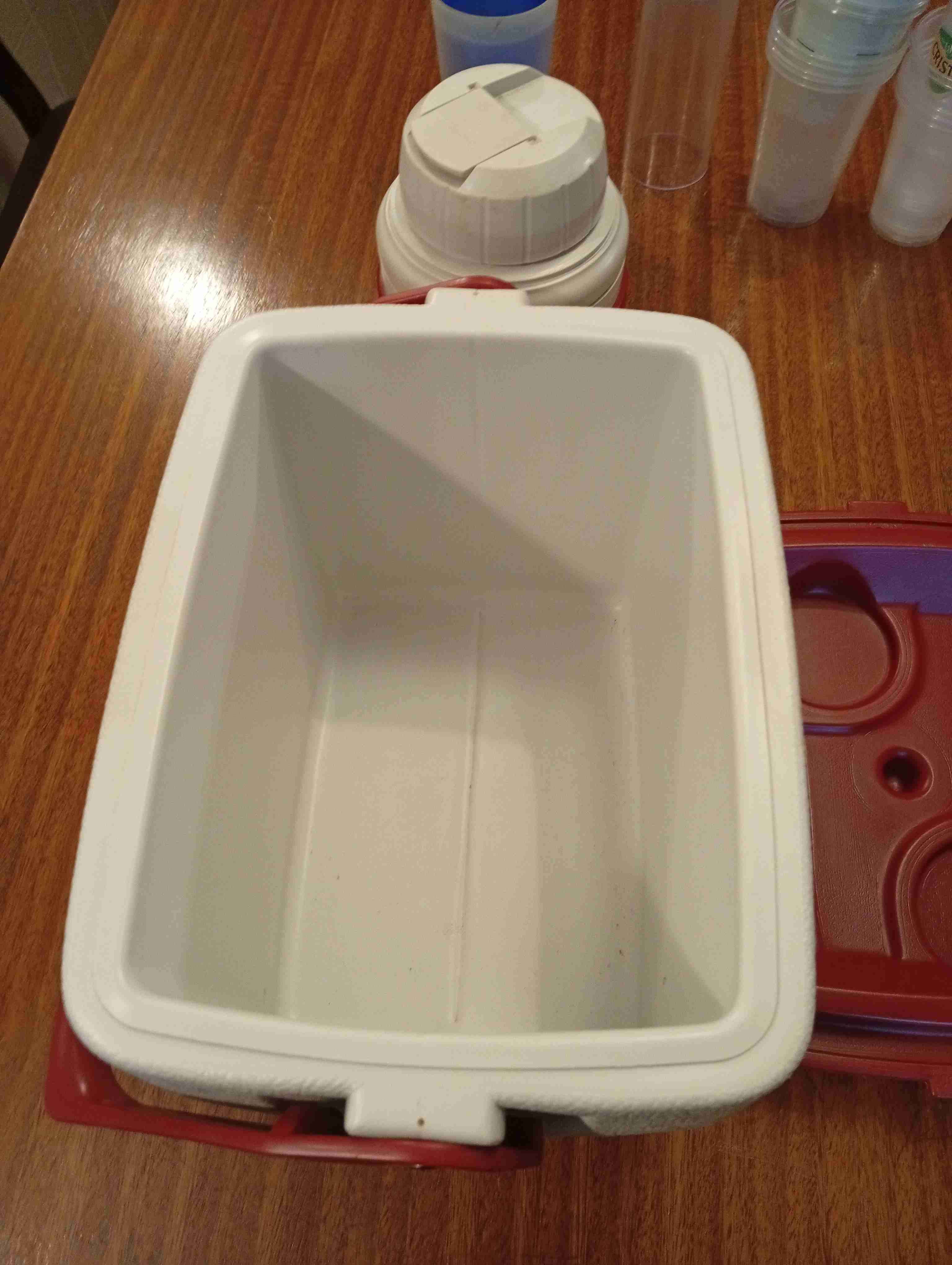 Cooler Coleman rojo más termo. - miniatura 3