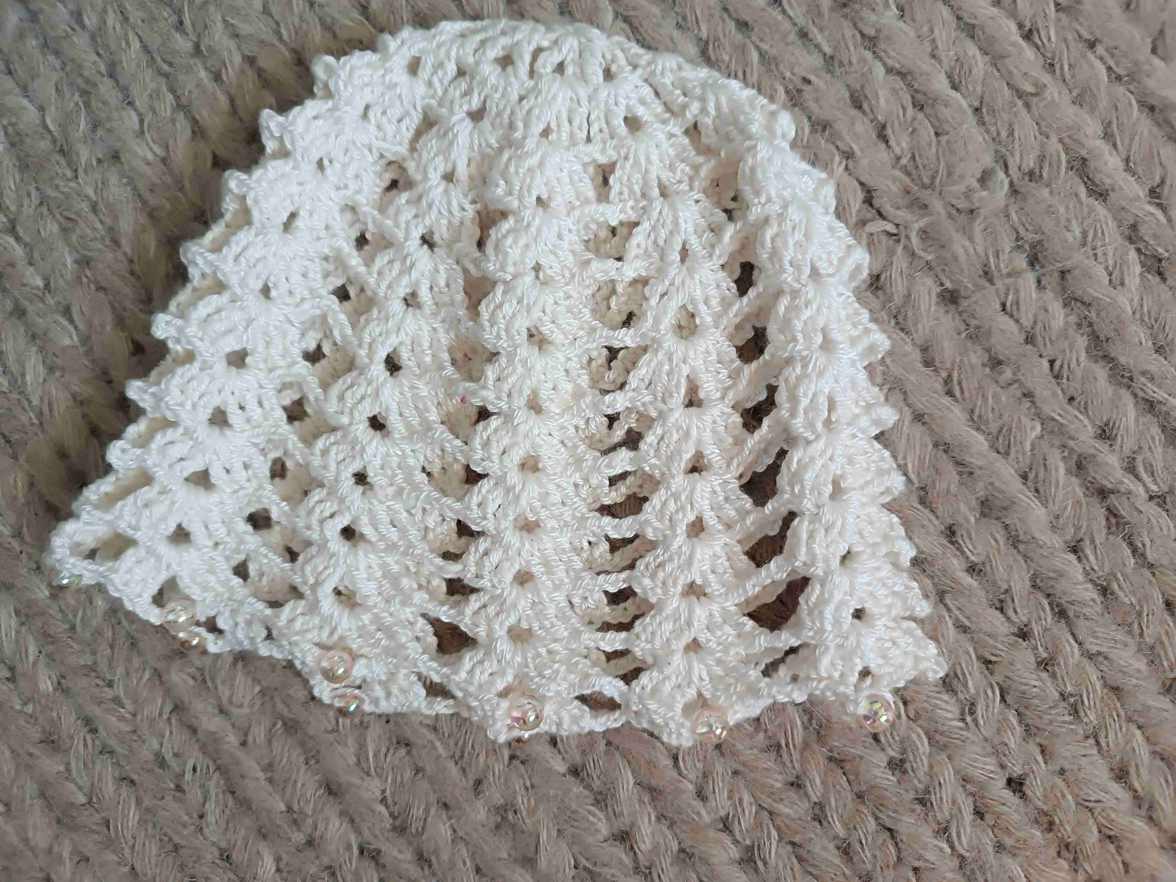 Gorro tejido rojo con detalles - miniatura 3