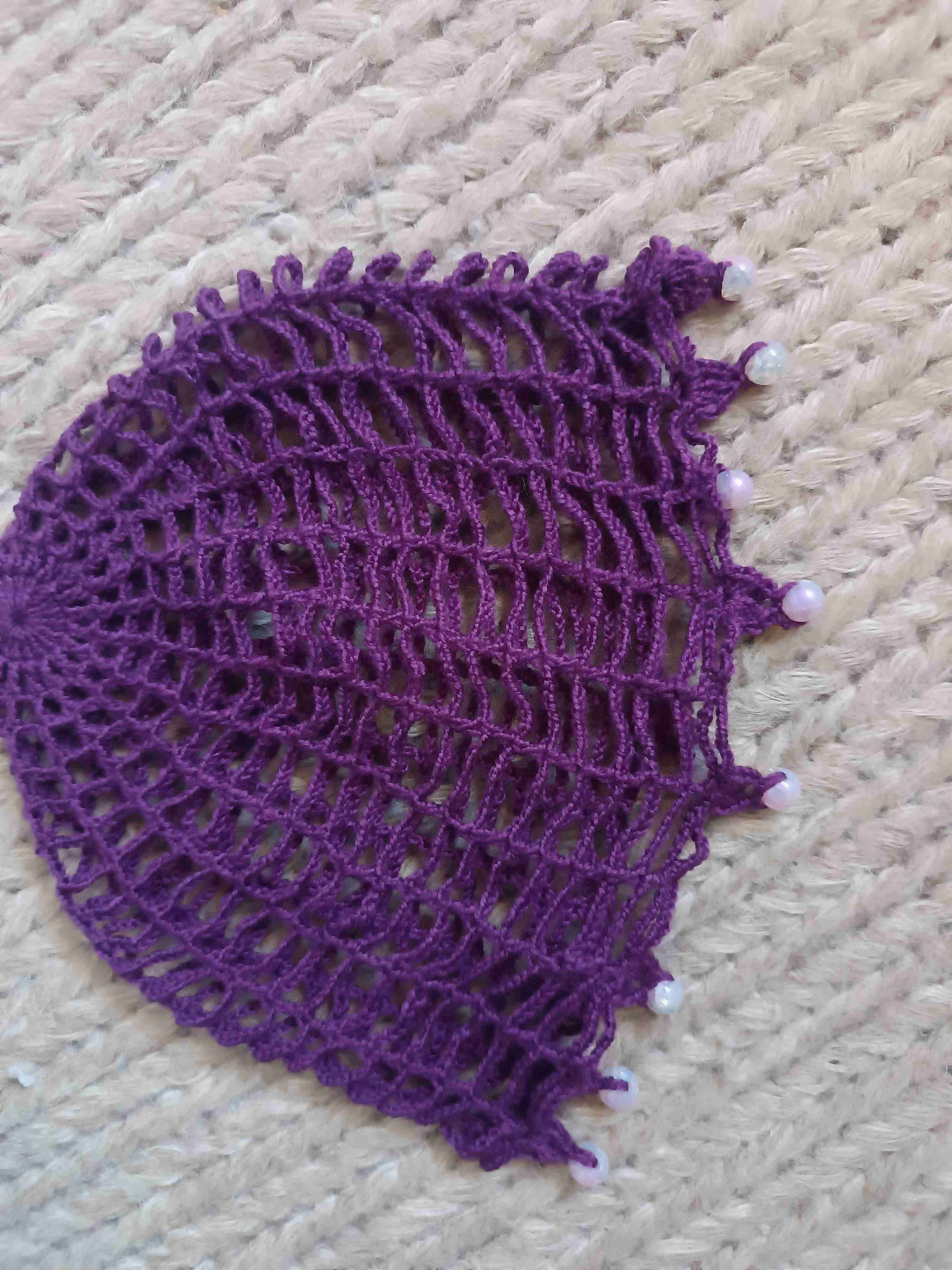 Gorro tejido rojo con detalles - miniatura 5