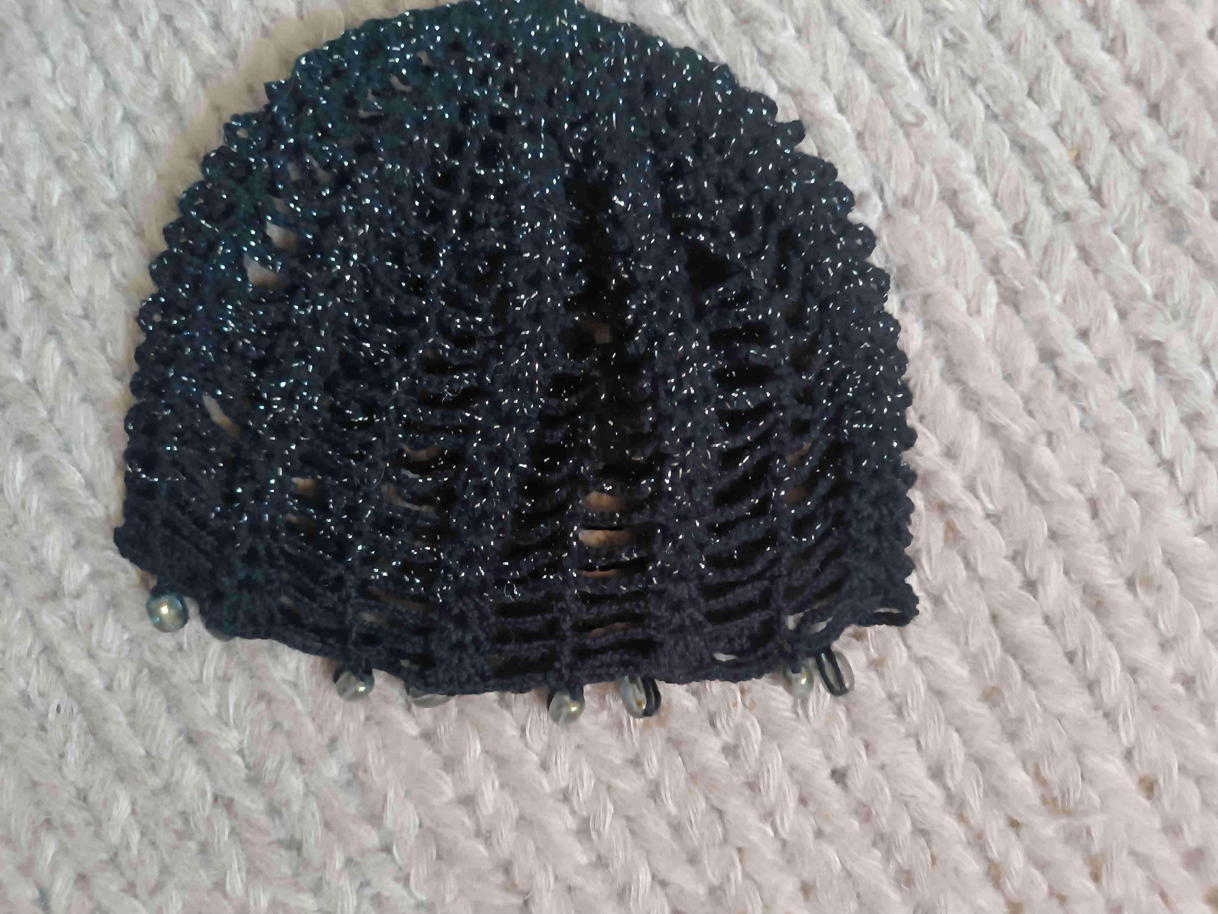 Gorro tejido rojo con detalles - miniatura 6