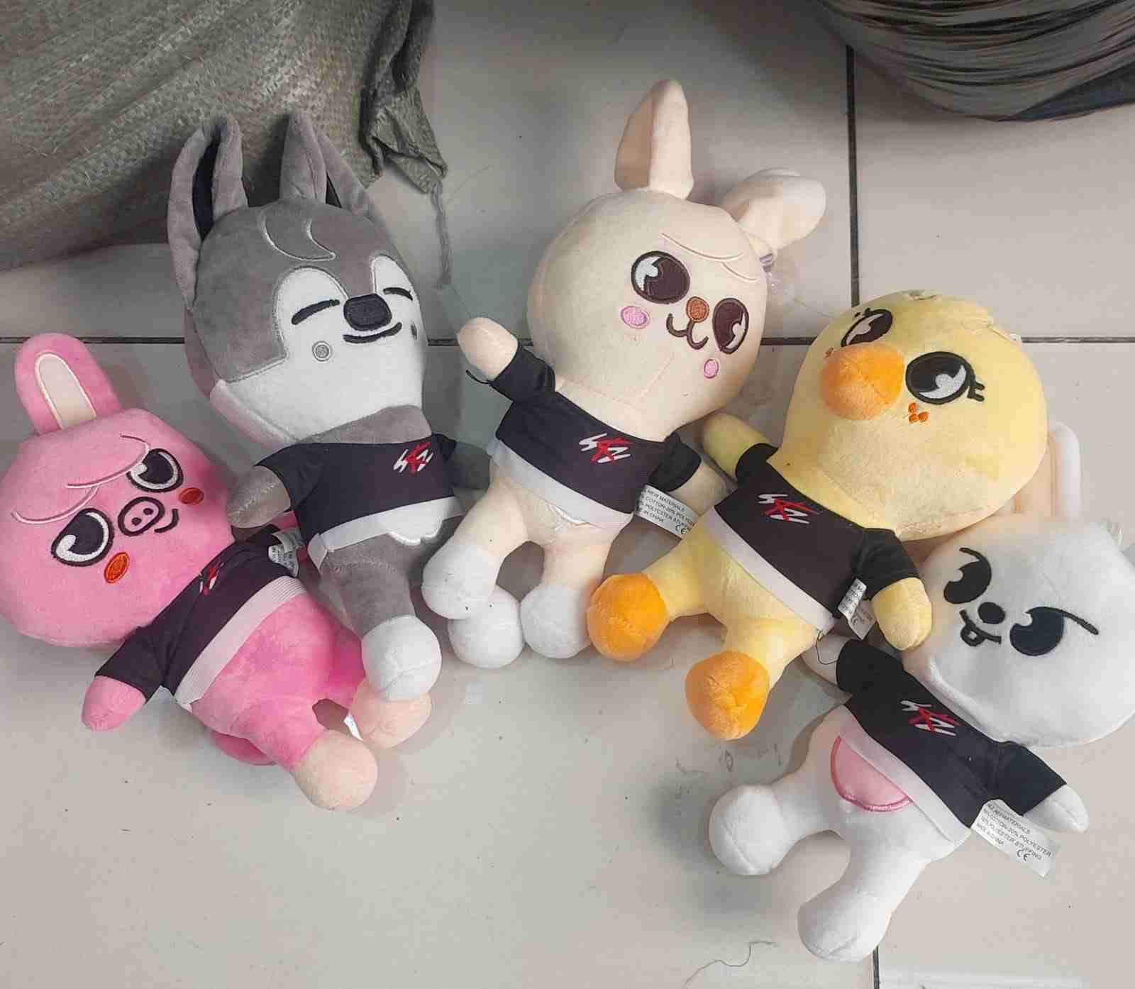 Set de peluches stray kids 25 cm - miniatura 2