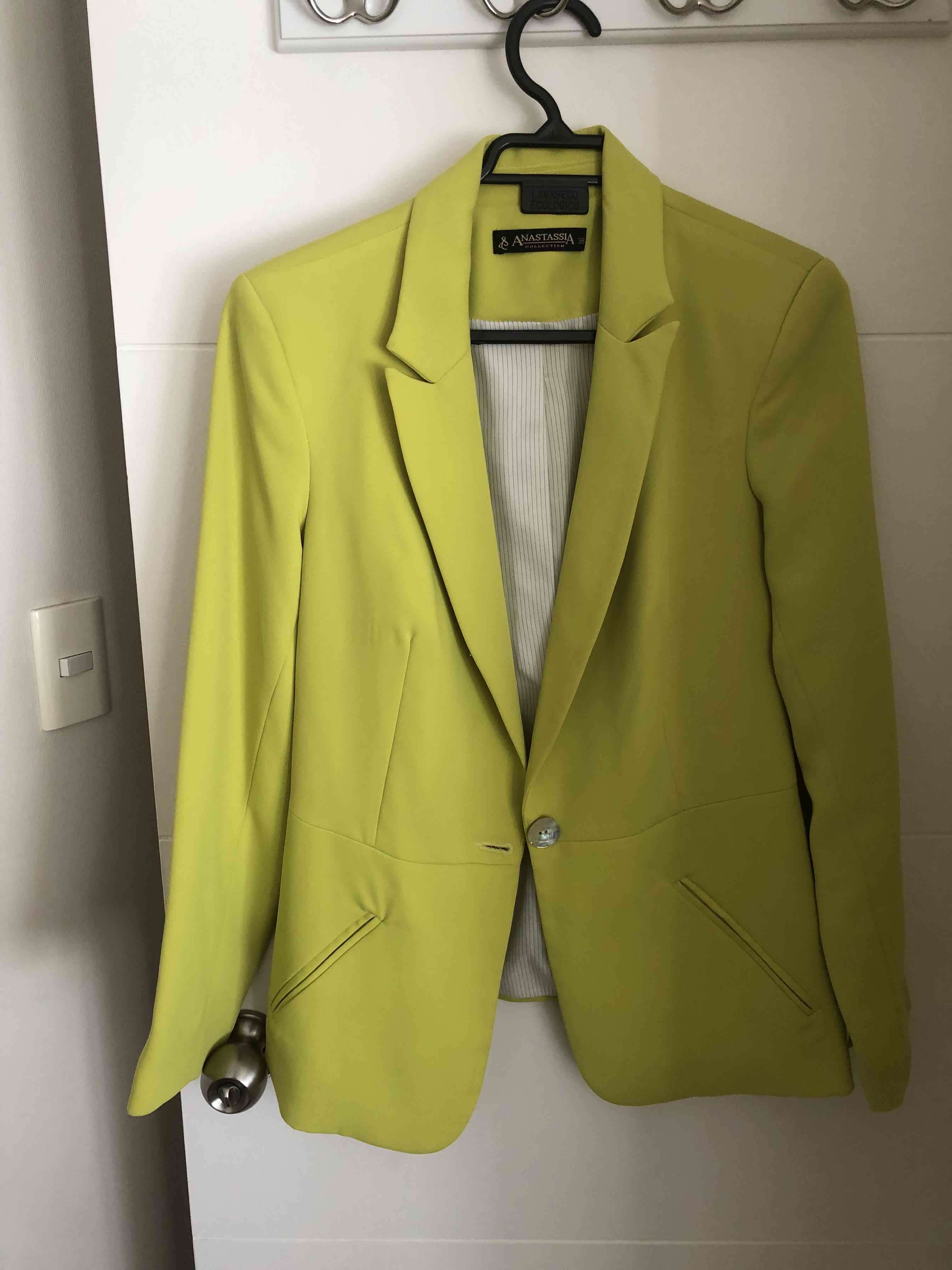 Blazer verde limón talla 38