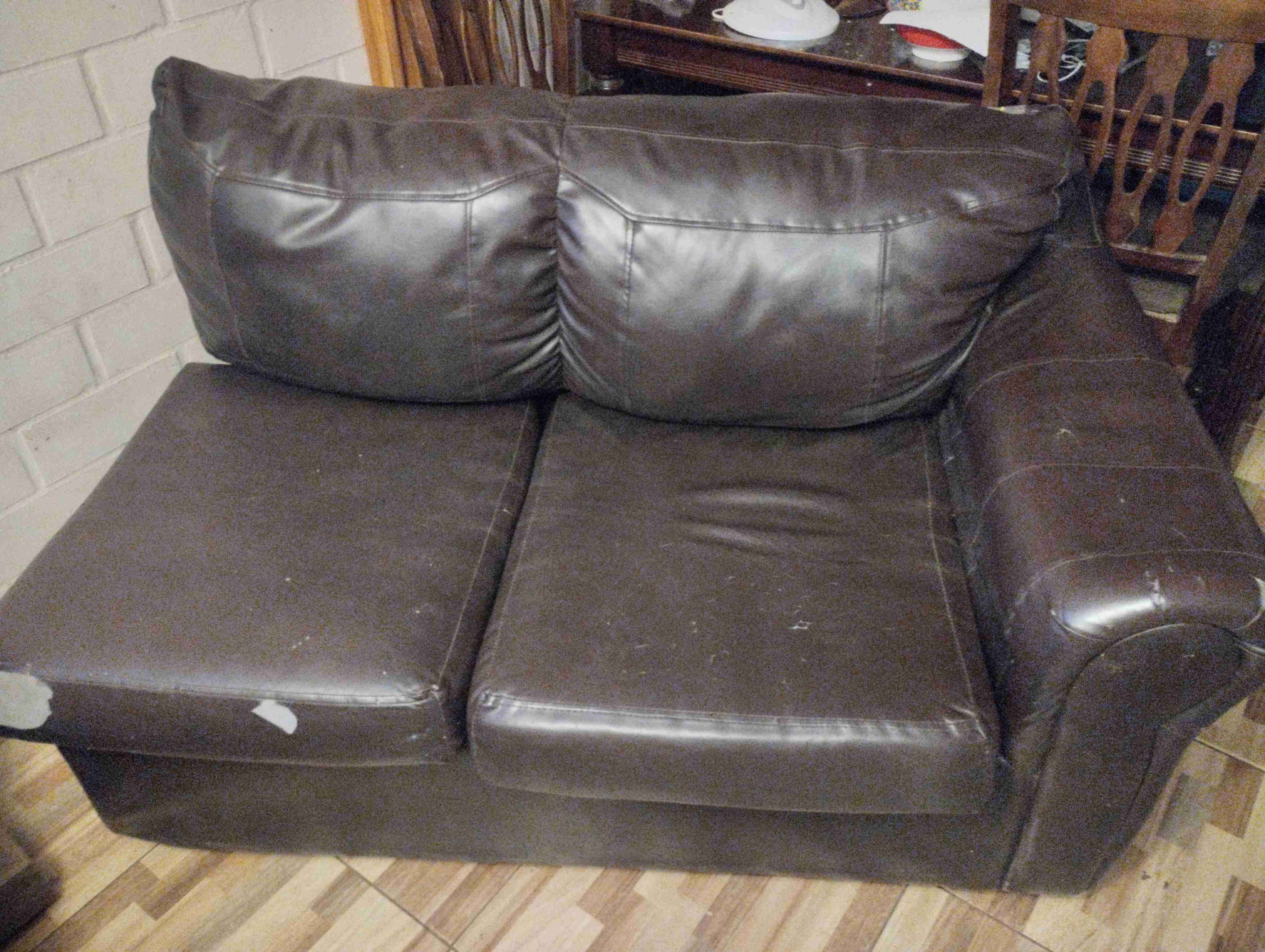 Sillones ecocuero chocolate 3 cuerpos