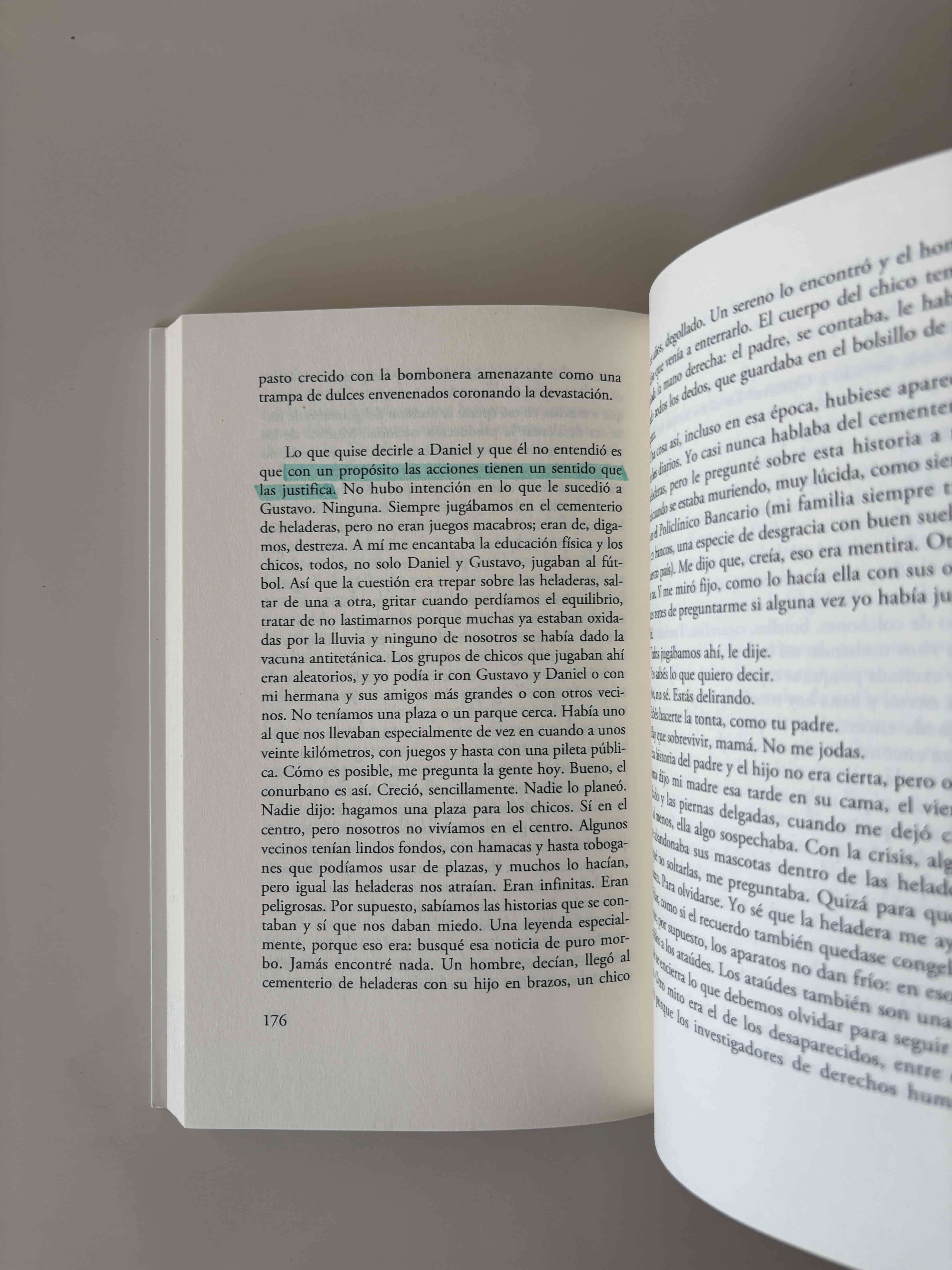 Libro 'Un lugar soleado para gente sombría' - miniatura 2