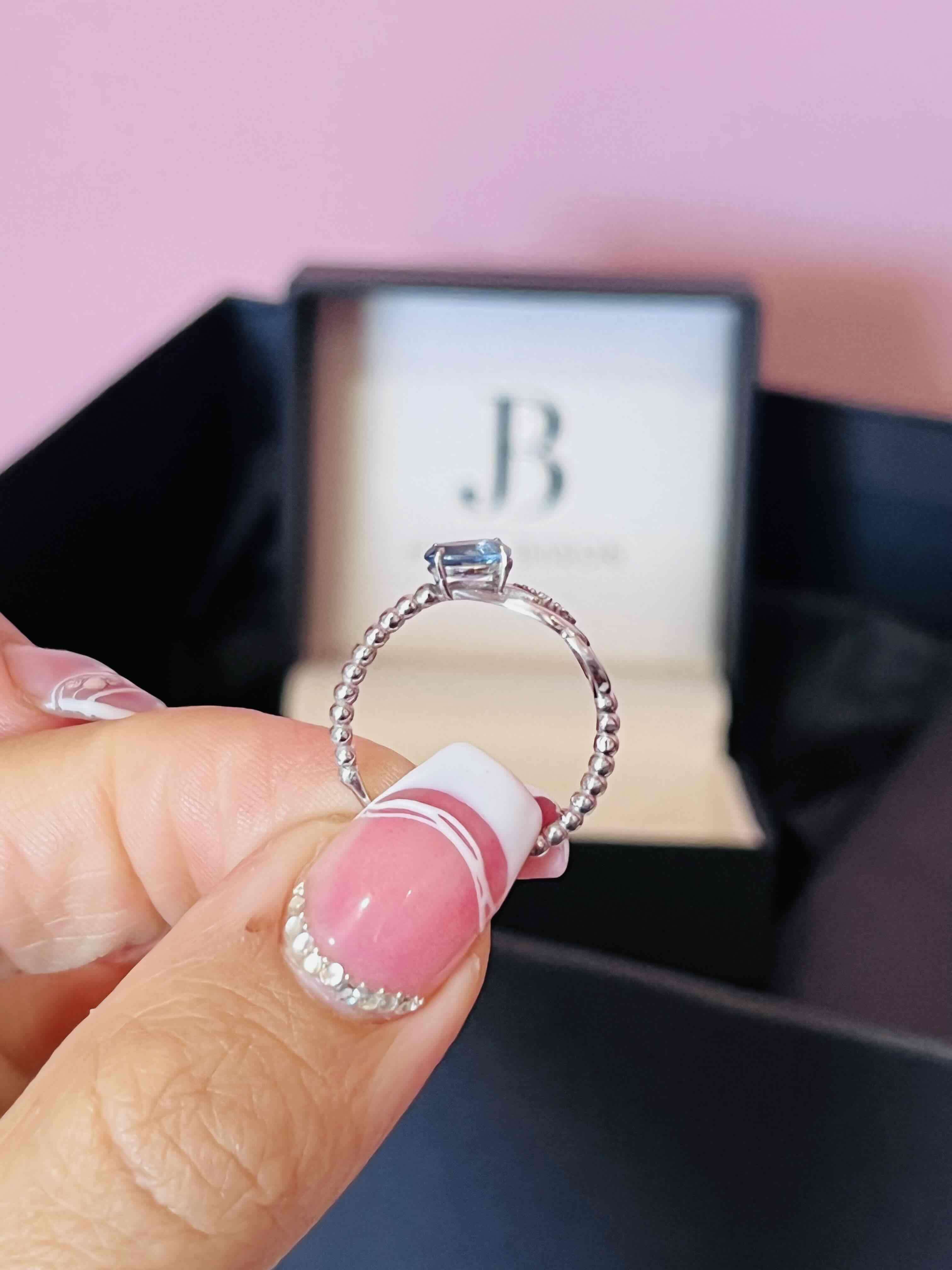 Anillo oro blanco 18k con diamantes y aguamarina - miniatura 2