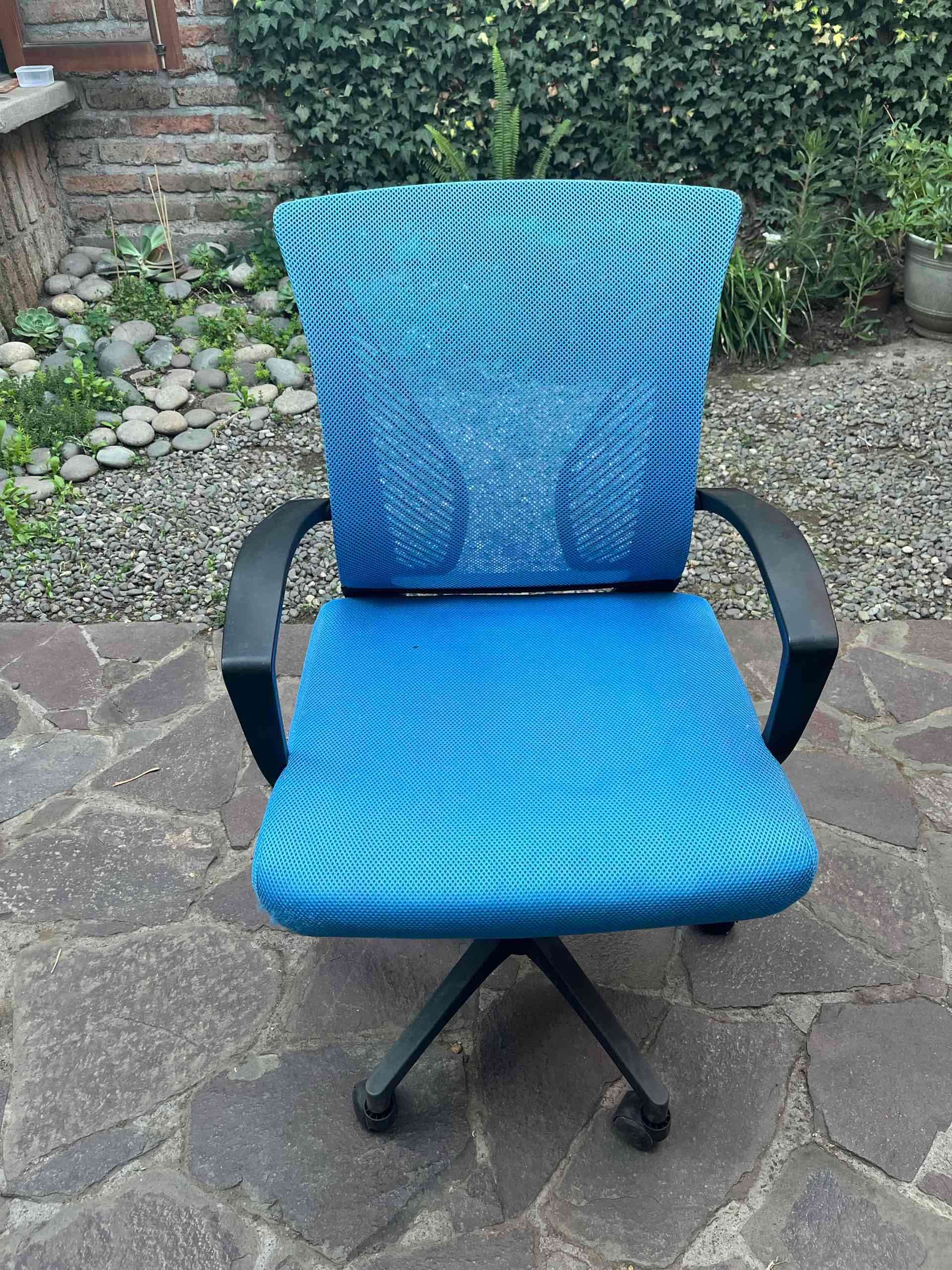 Silla de oficina azul