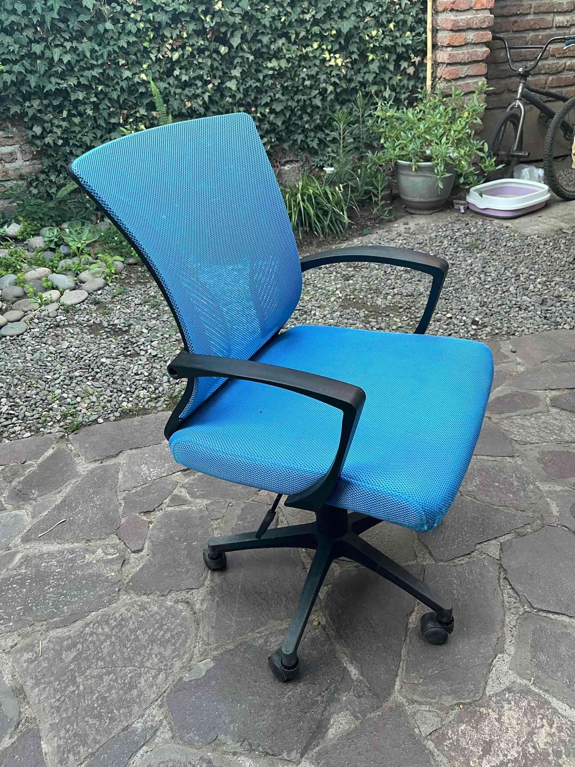 Silla de oficina azul - miniatura 2