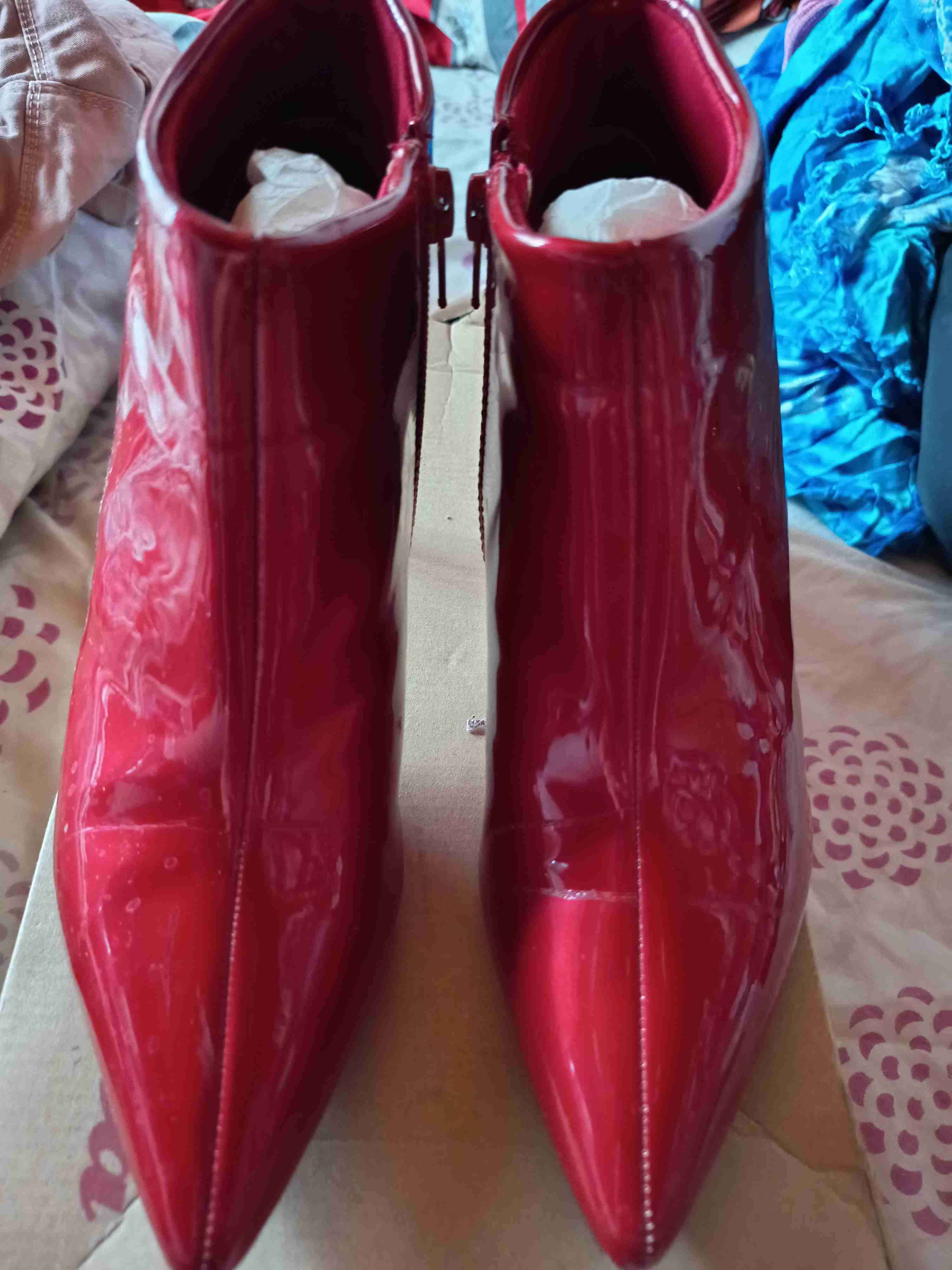 Botines rojos charolados