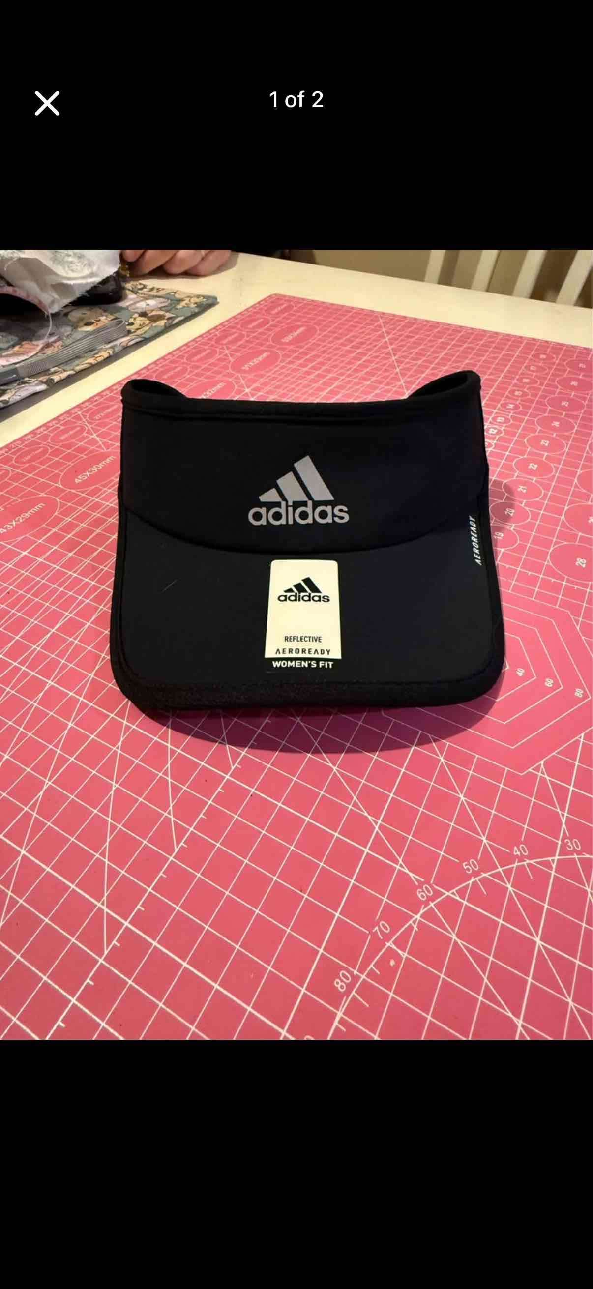Visera negra Adidas Nueva